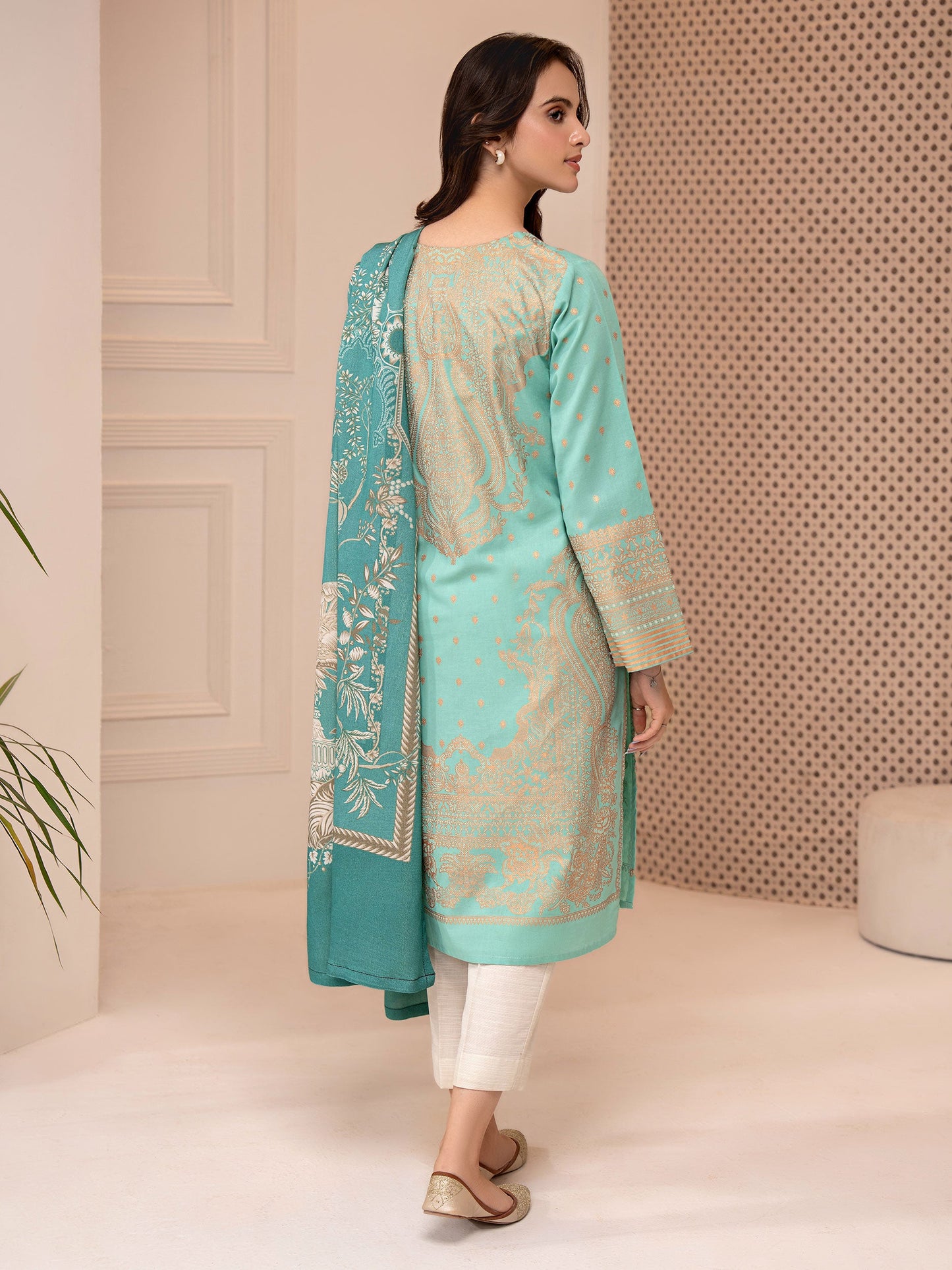 2 Piece Khaddar Suit-Embroidered (Unstitched)