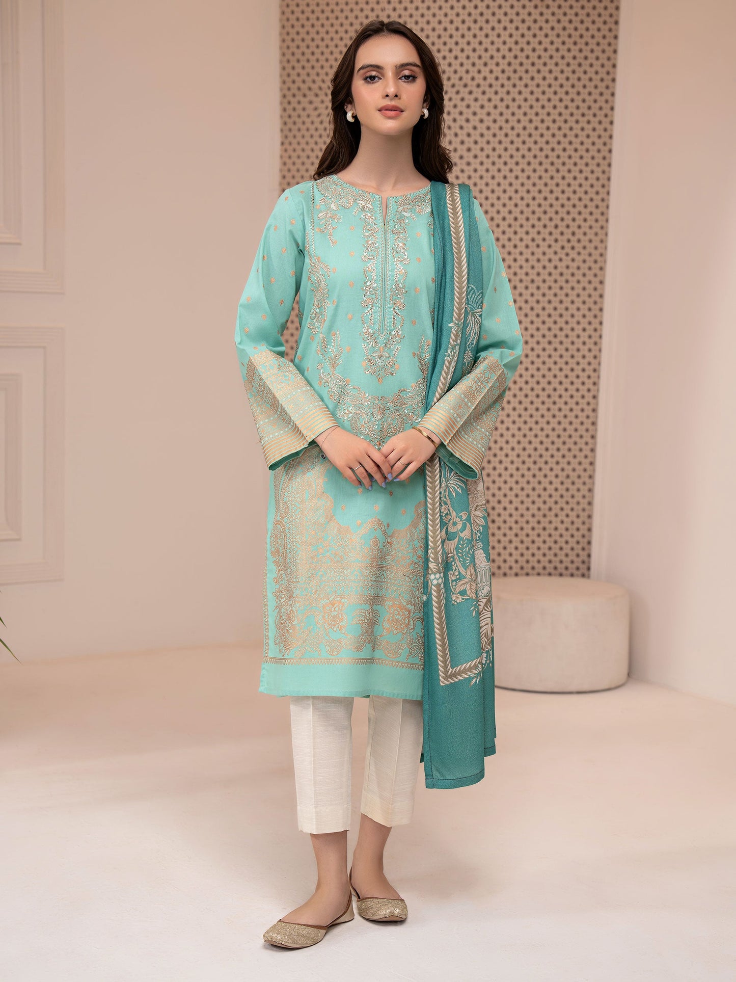 2 Piece Khaddar Suit-Embroidered (Unstitched)