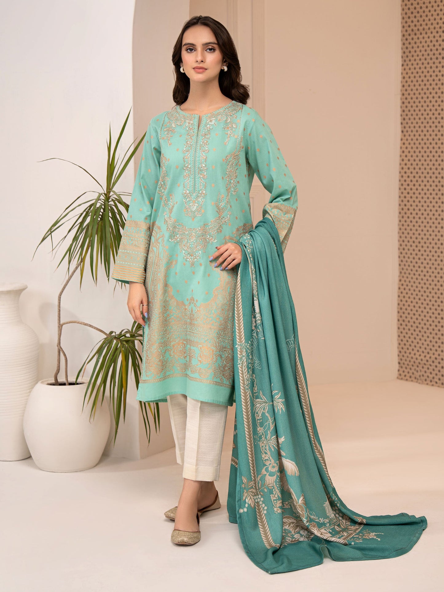 2 Piece Khaddar Suit-Embroidered (Unstitched)