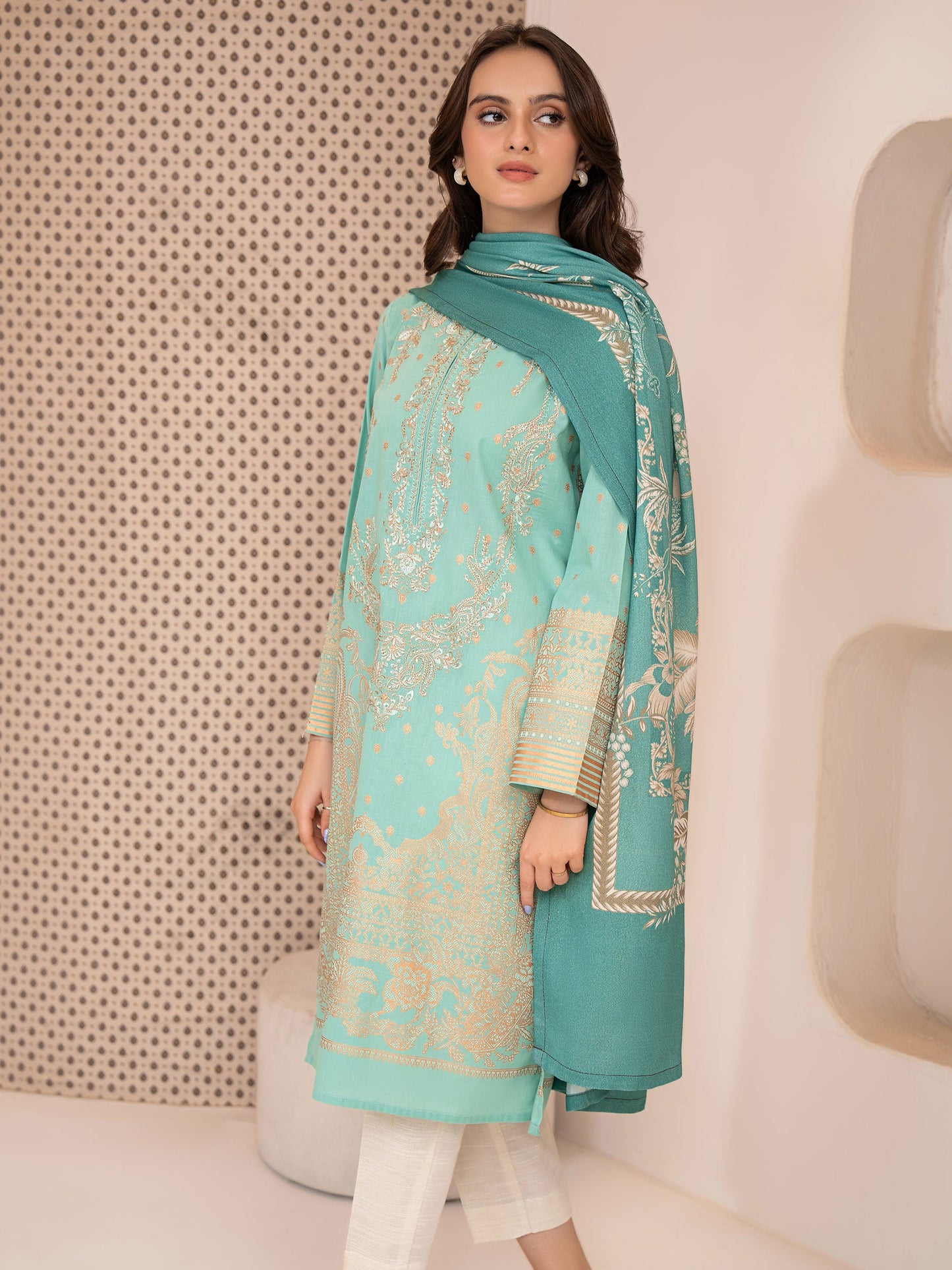 2 Piece Khaddar Suit-Embroidered (Unstitched)