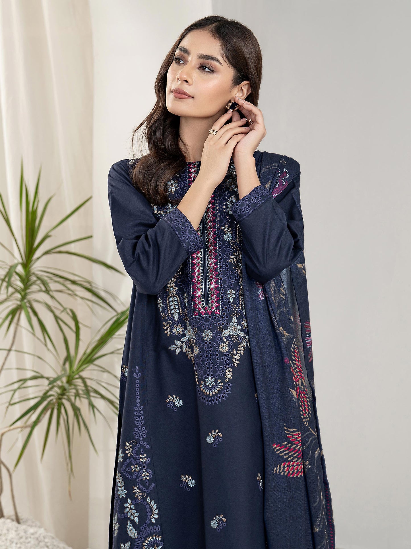 3 Piece Khaddar Suit-Embroidered(Unstitched)