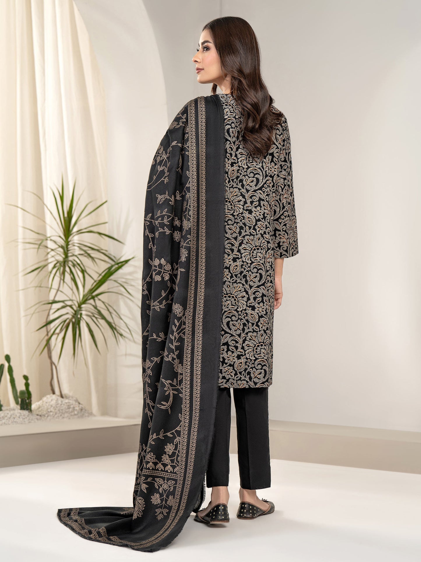 3 Piece Khaddar Suit-Embroidered (Unstitched)