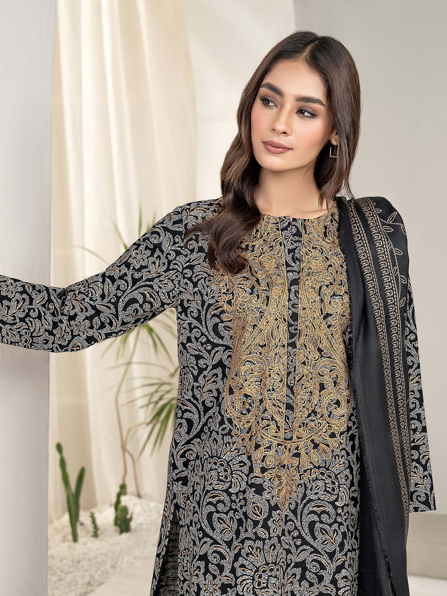 3 Piece Khaddar Suit-Embroidered (Unstitched)