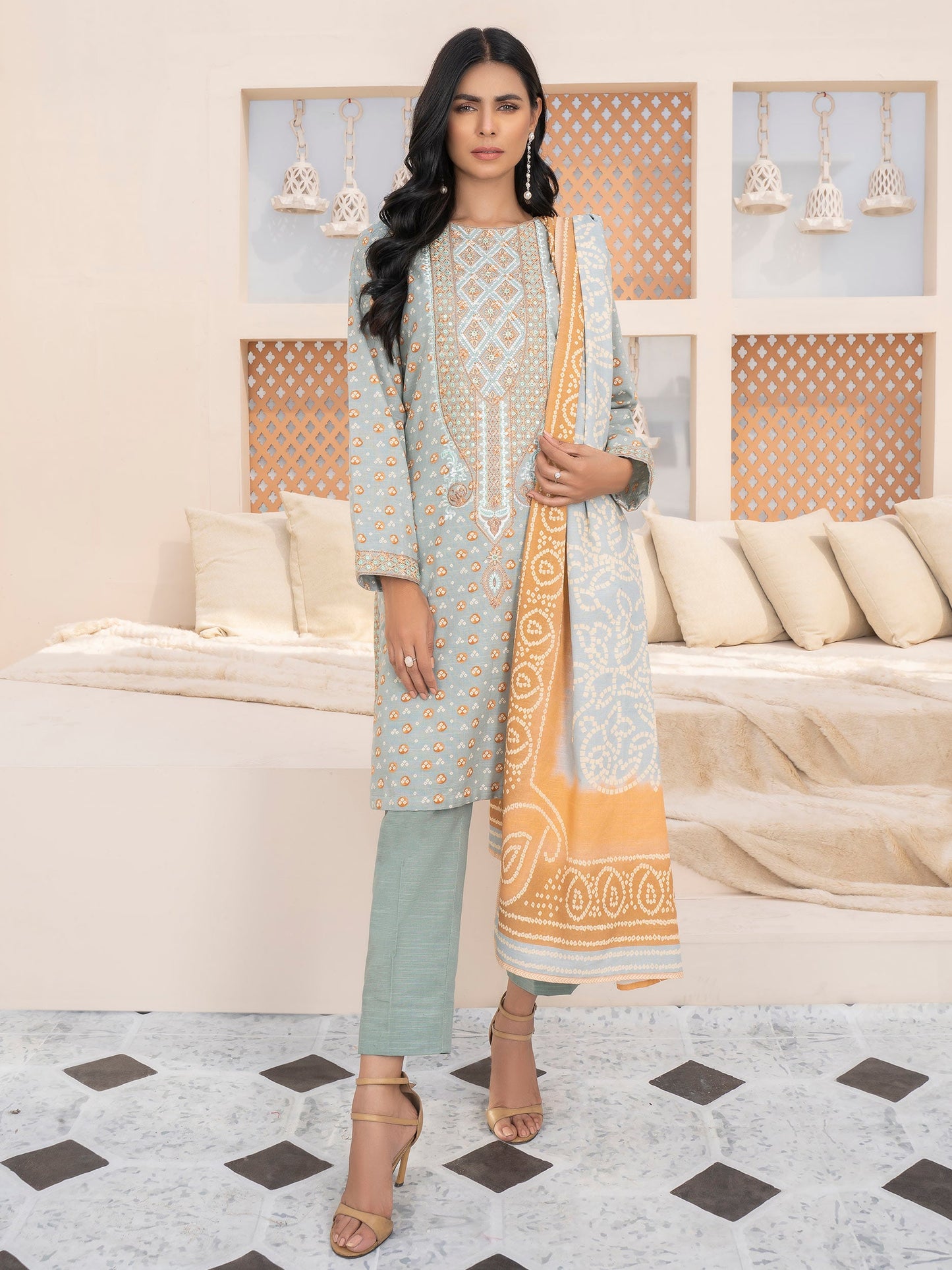 2 Piece Khaddar Suit-Embroidered (Unstitched)