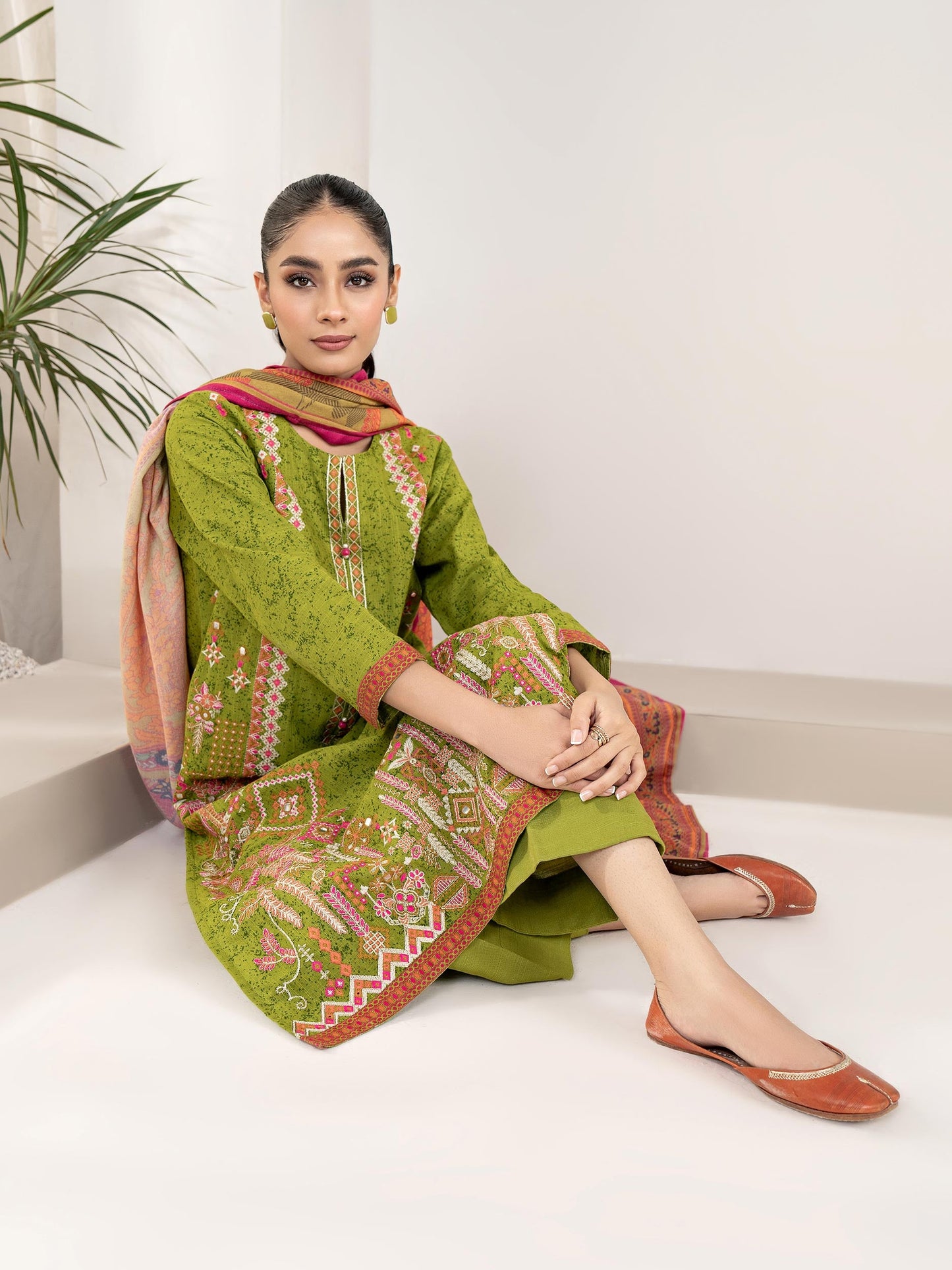 3 Piece Khaddar Suit-Embroidered(Unstitched)