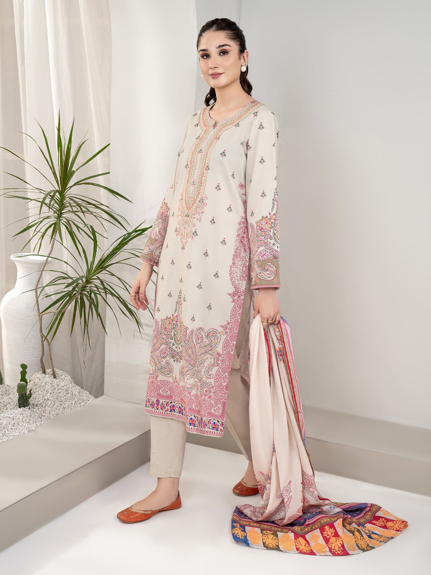 3 Piece Khaddar Suit-Embroidered(Unstitched)