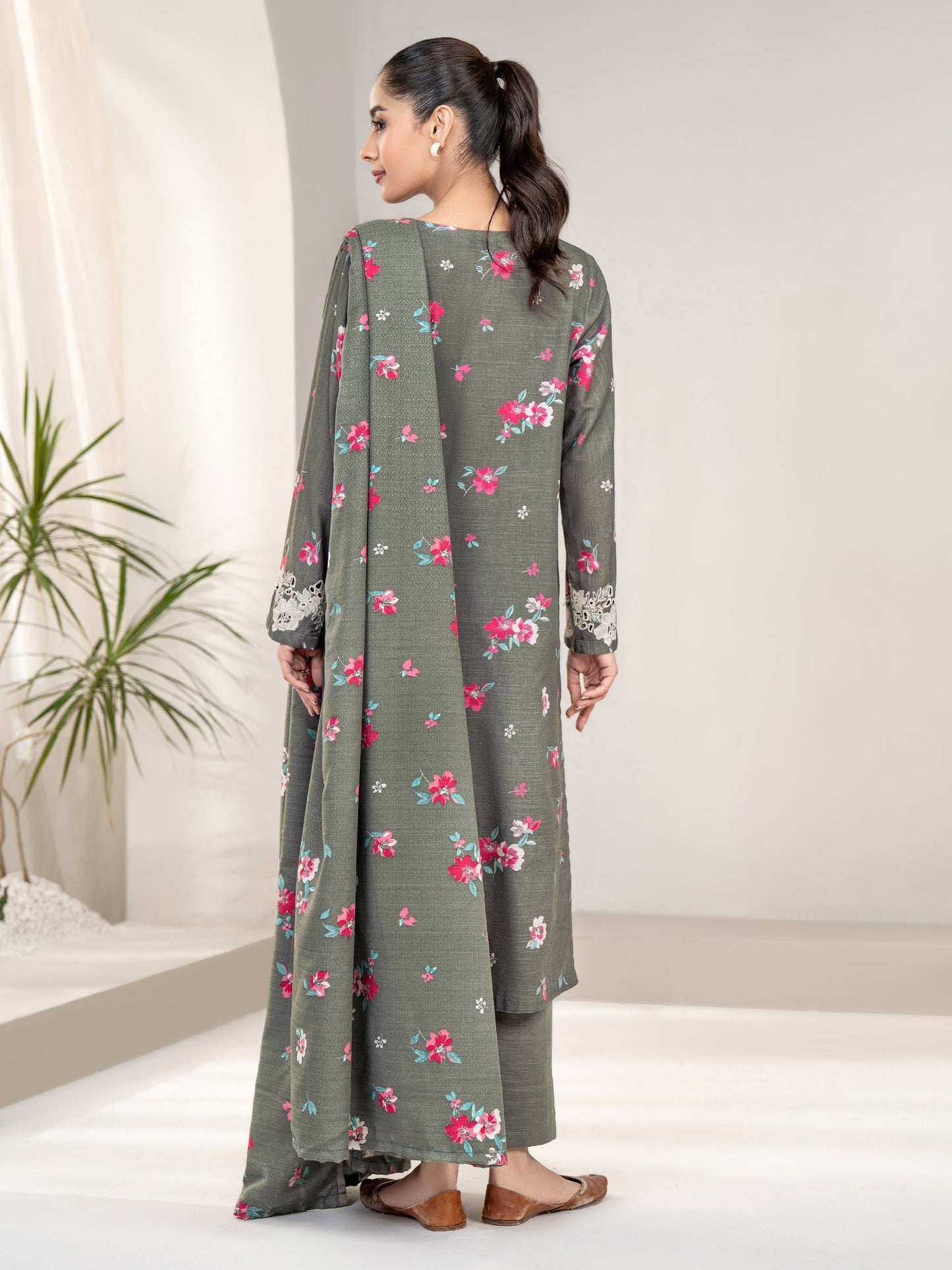 3 Piece Khaddar Suit-Embroidered (Unstitched)