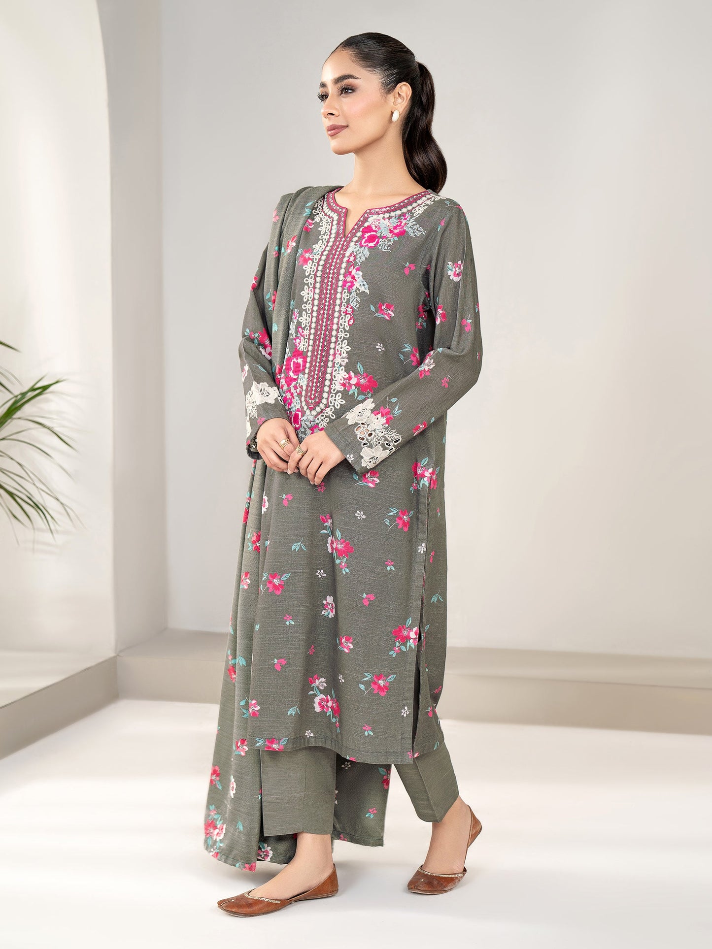 3 Piece Khaddar Suit-Embroidered (Unstitched)