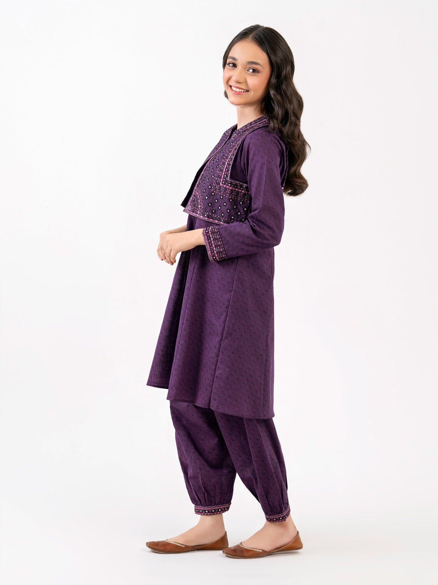 2 Piece Khaddar Suit-Embroidered (Pret)