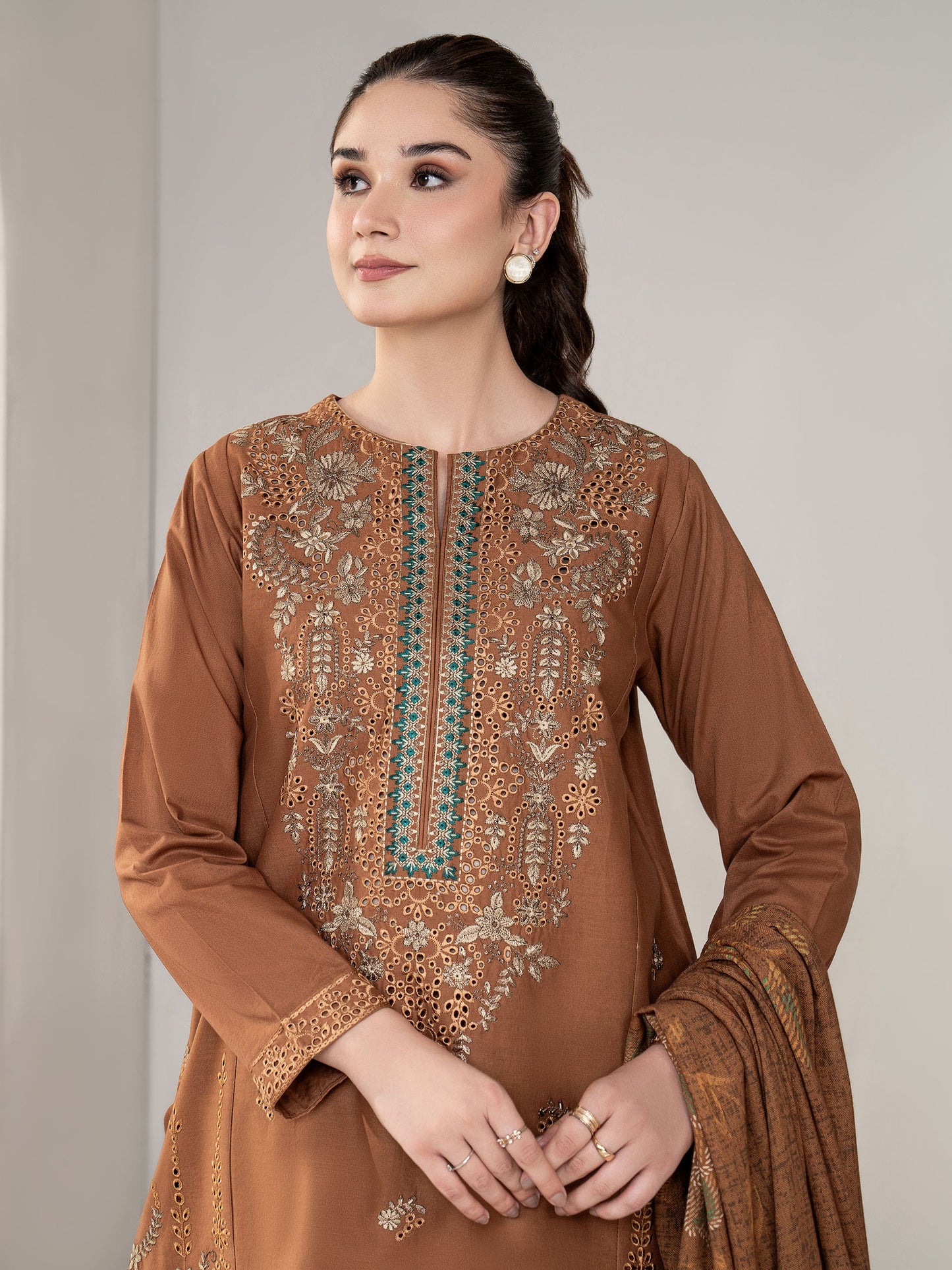 3 Piece Khaddar Suit-Embroidered(Unstitched)