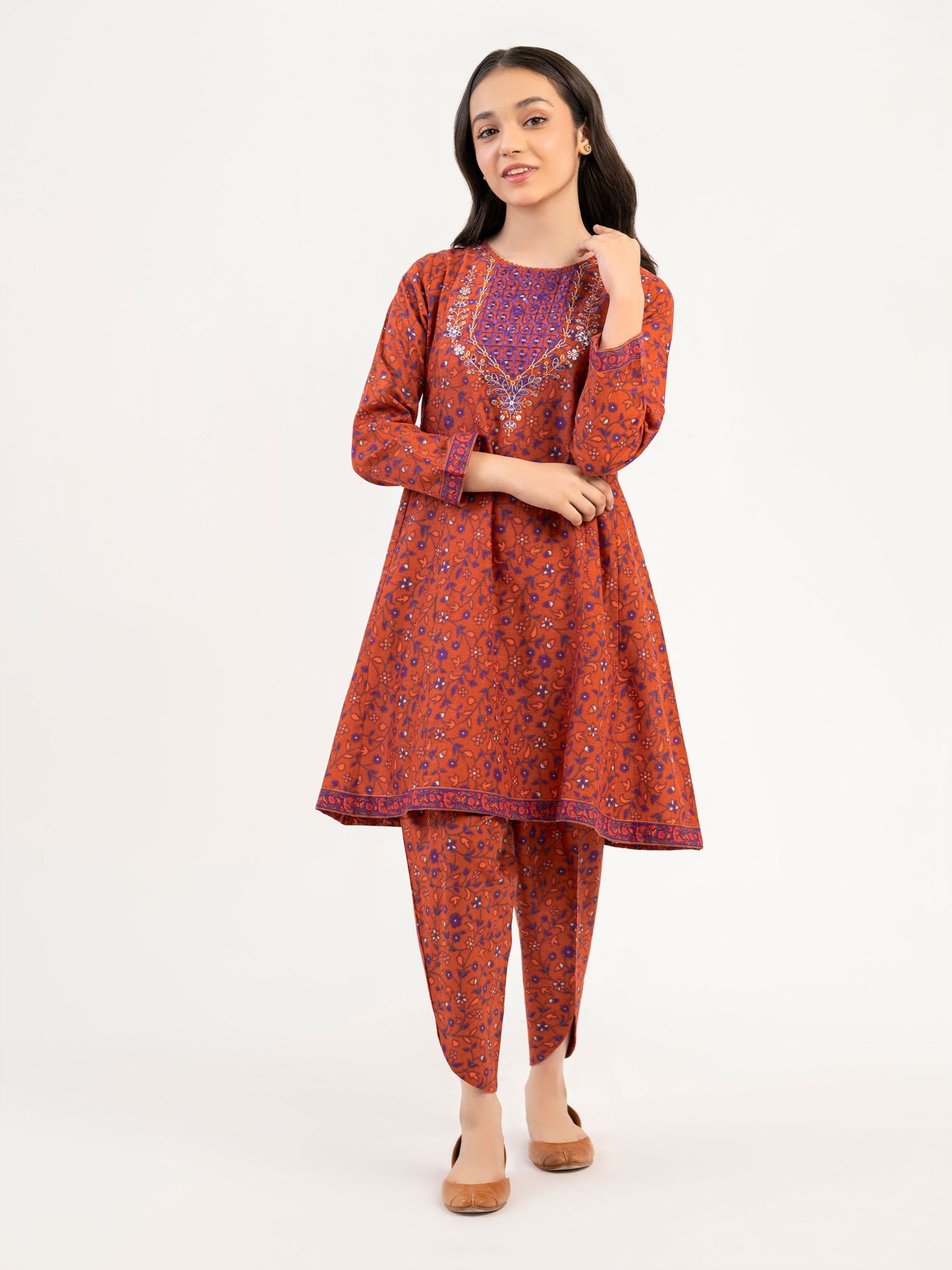 2 Piece Khaddar Suit-Embroidered (Pret)