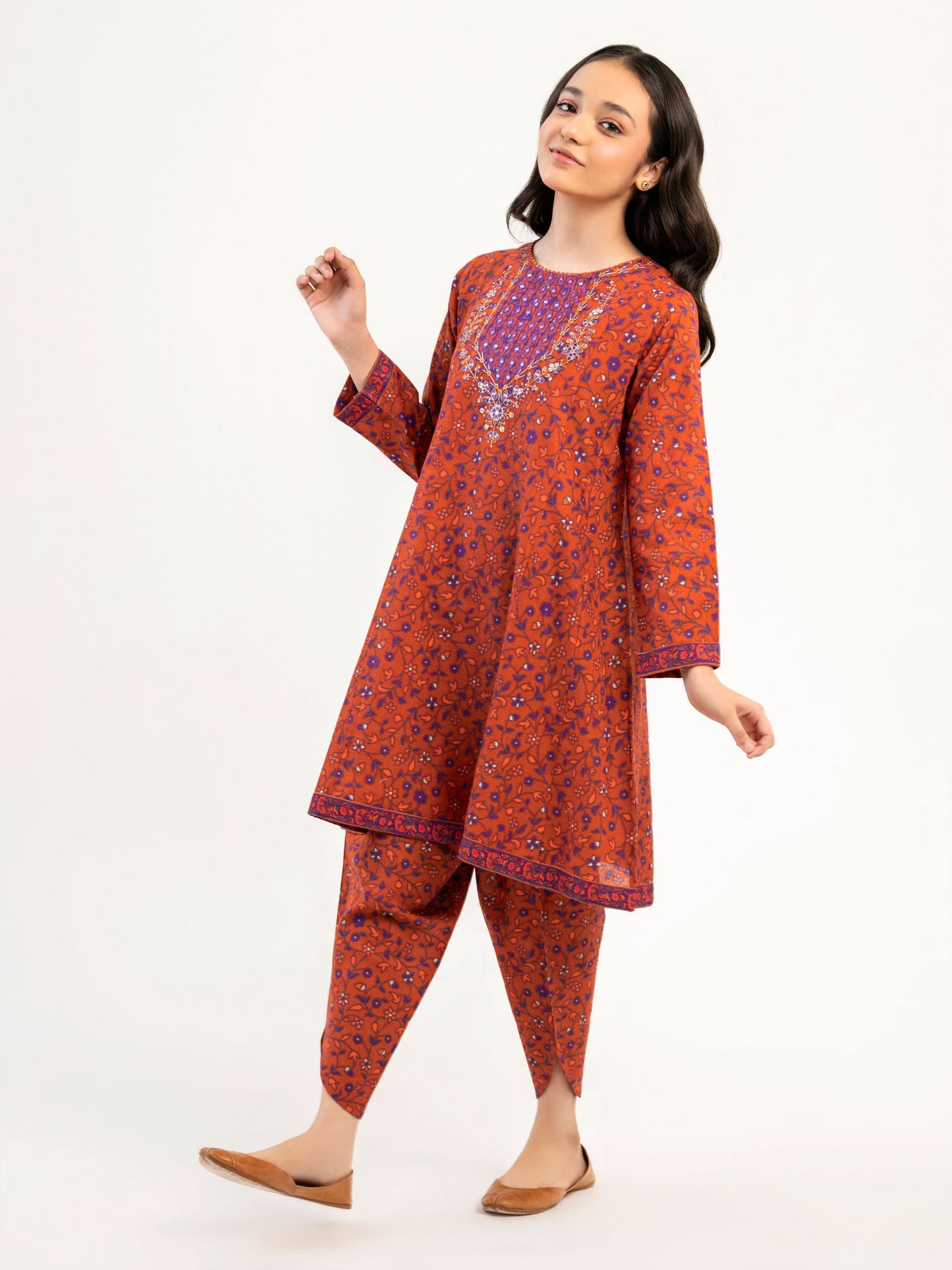 2 Piece Khaddar Suit-Embroidered (Pret)