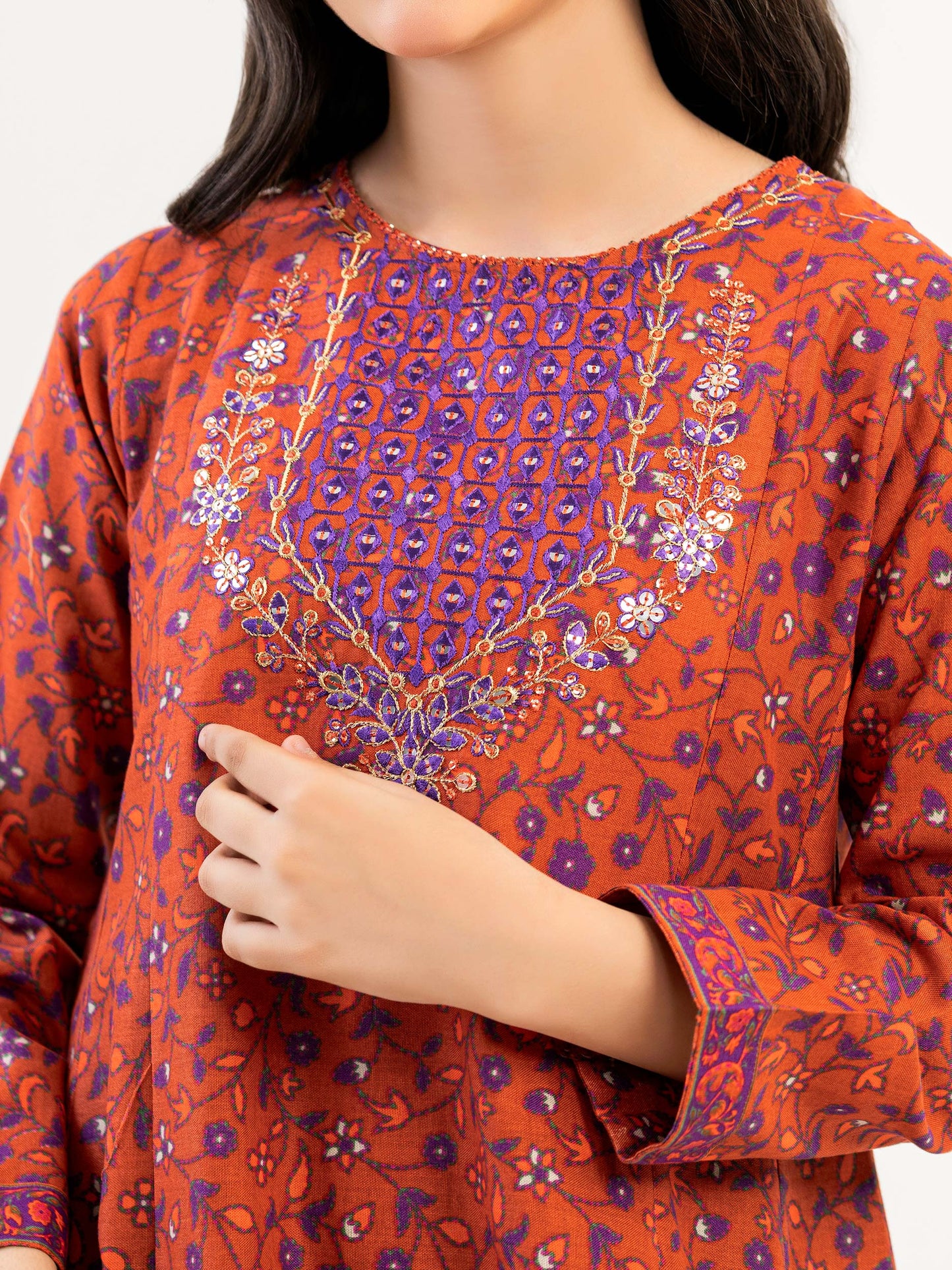 2 Piece Khaddar Suit-Embroidered (Pret)