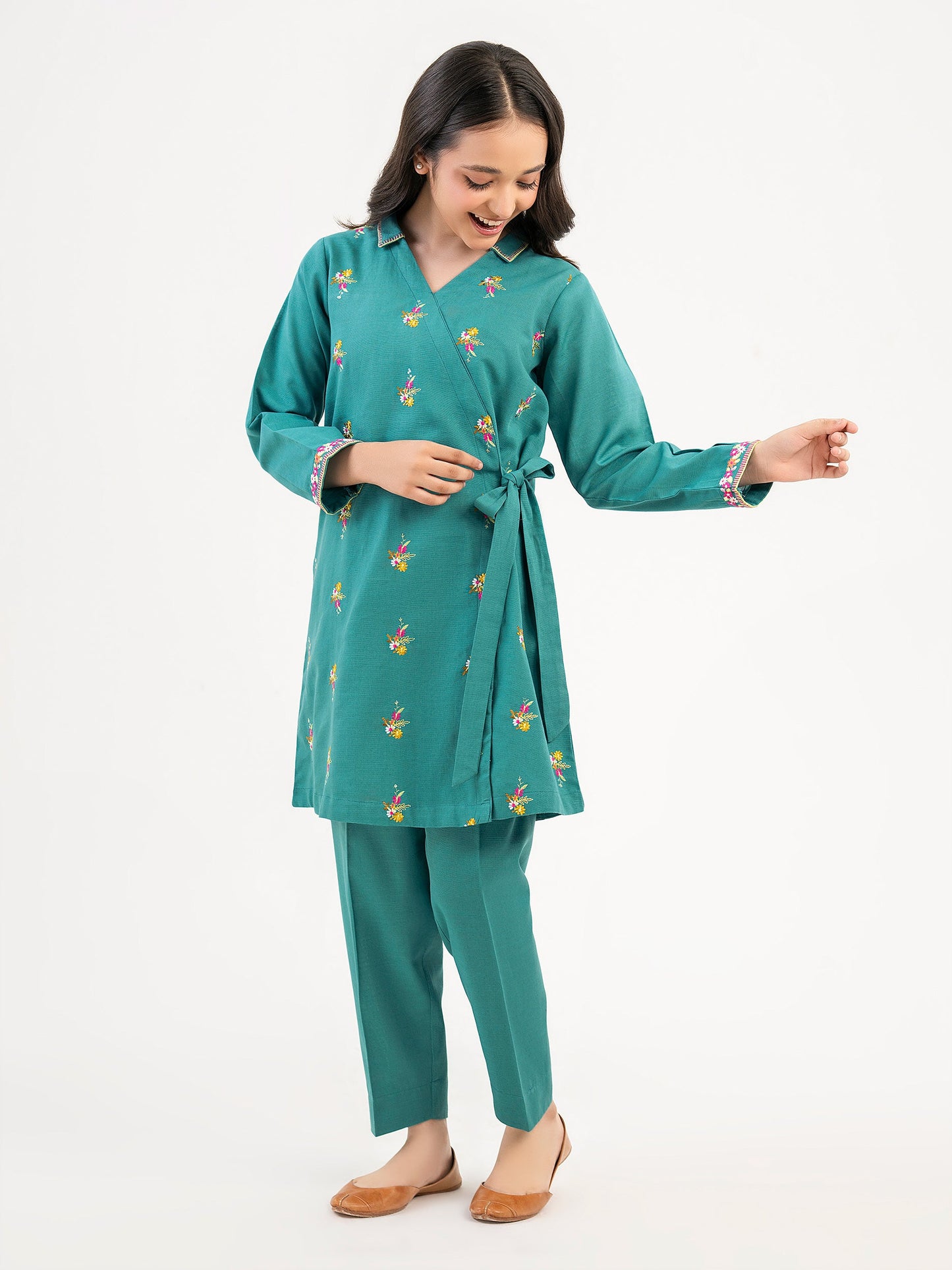 2 Piece Khaddar Suit-Embroidered (Pret)