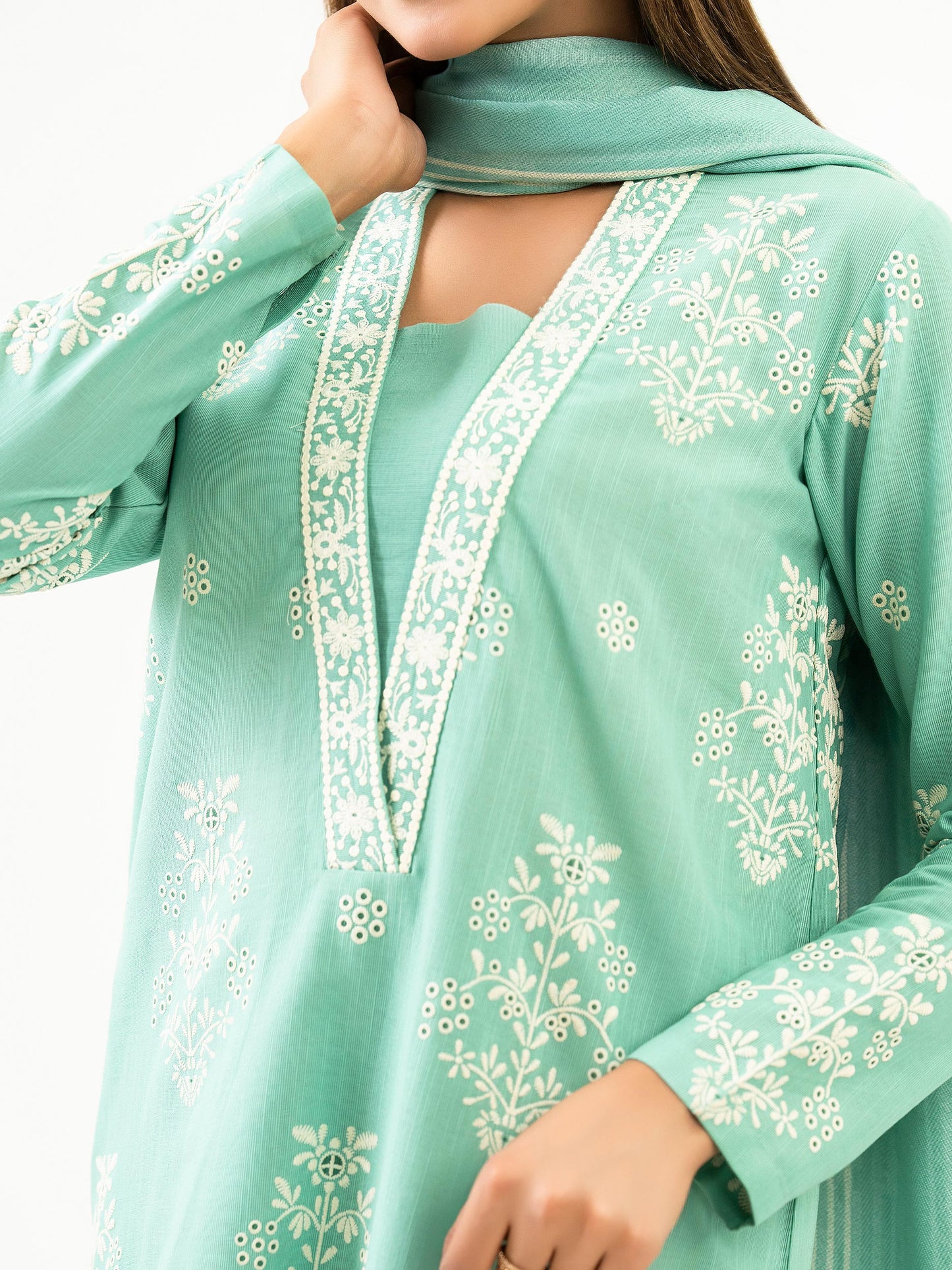 3 Piece Khaddar Suit-Embroidered (Pret)