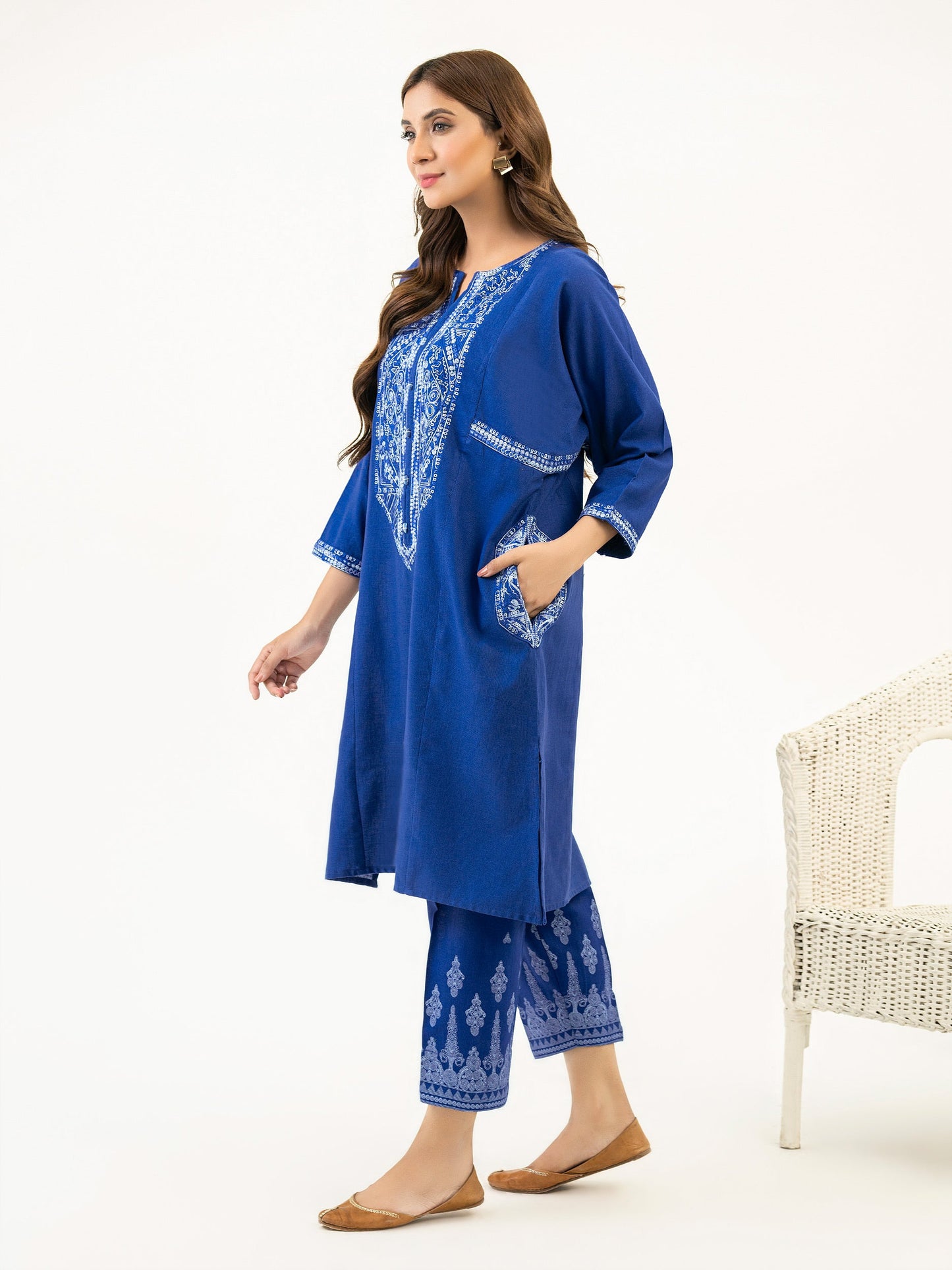 2 Piece Khaddar Suit-Embroidered(Pret)