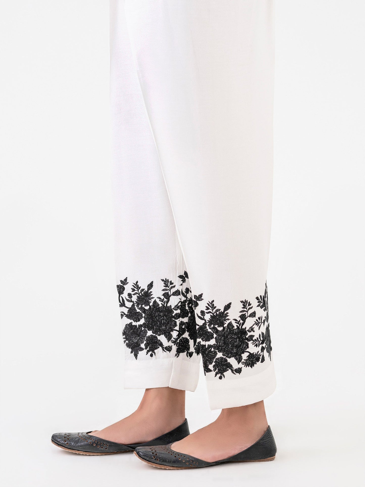 Embroidered Crepe Trouser (Pret)