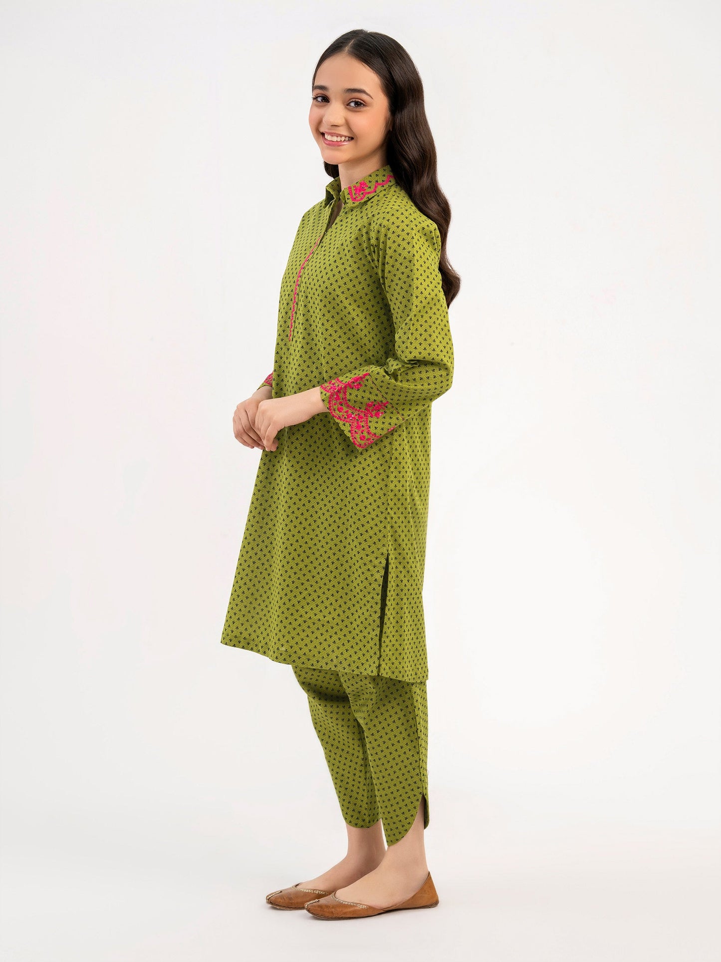 2 Piece Khaddar Suit-Embroidered(Pret)