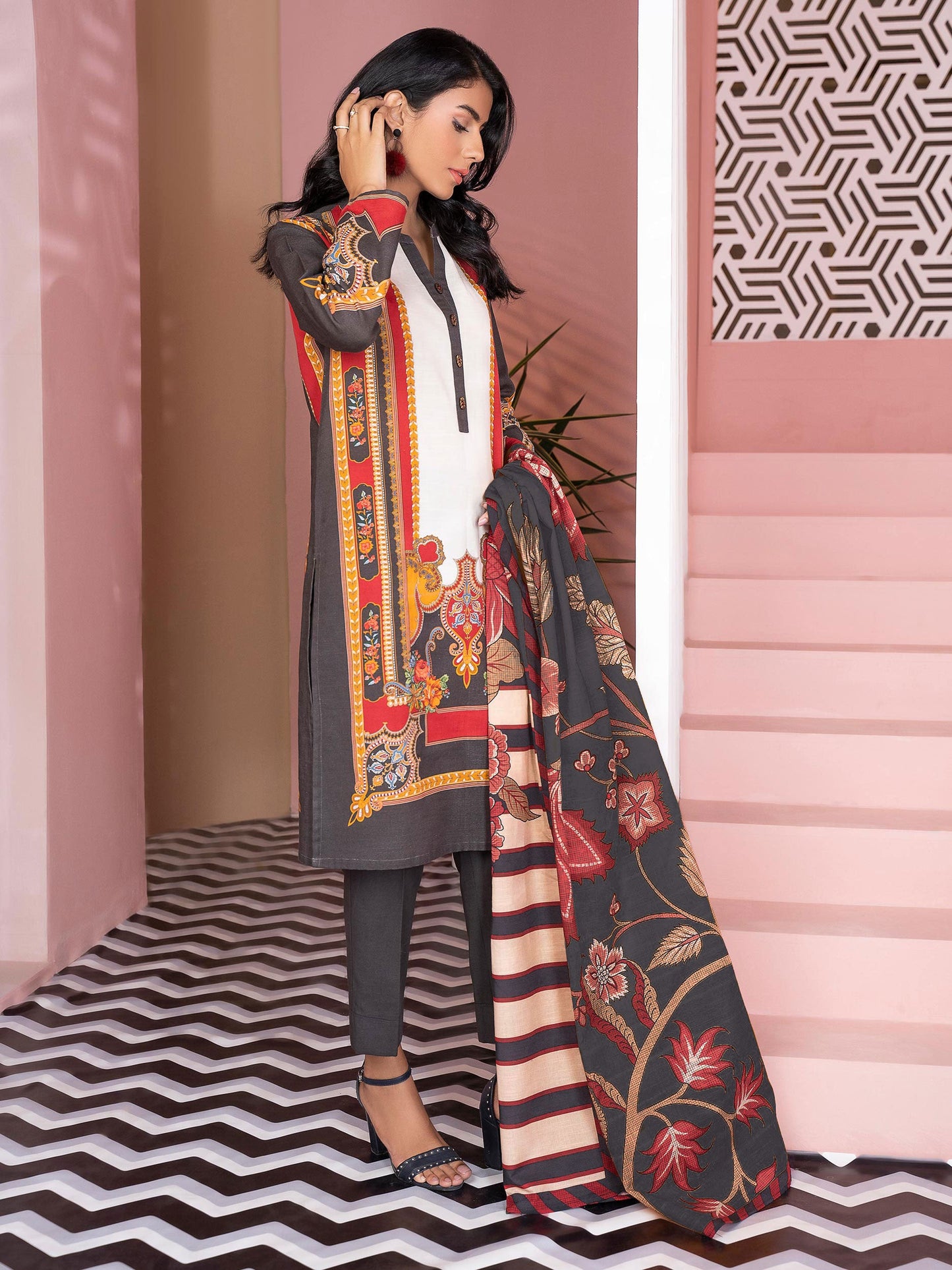 3 Piece Khaddar Suit-Printed (Unstitched)