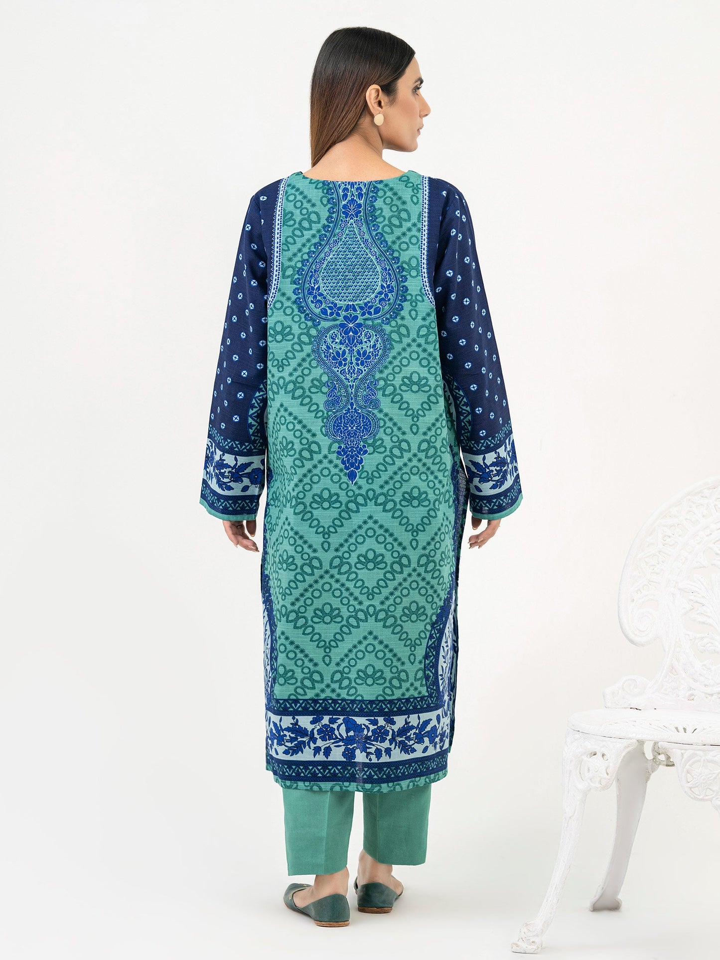 2 Piece Khaddar Suit-Embroidered(Pret)