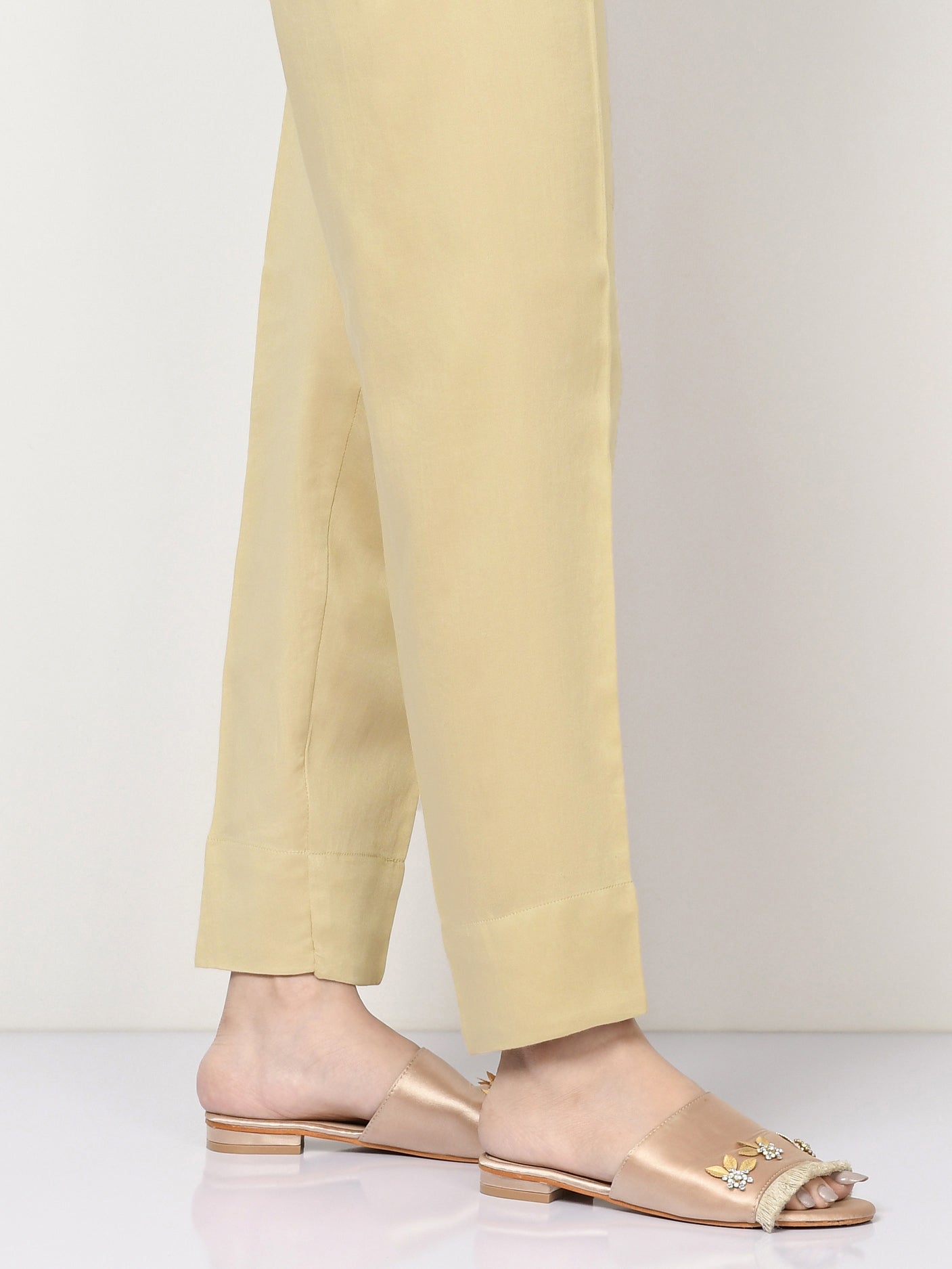 Dyed Khaddar Trouser(Pret)