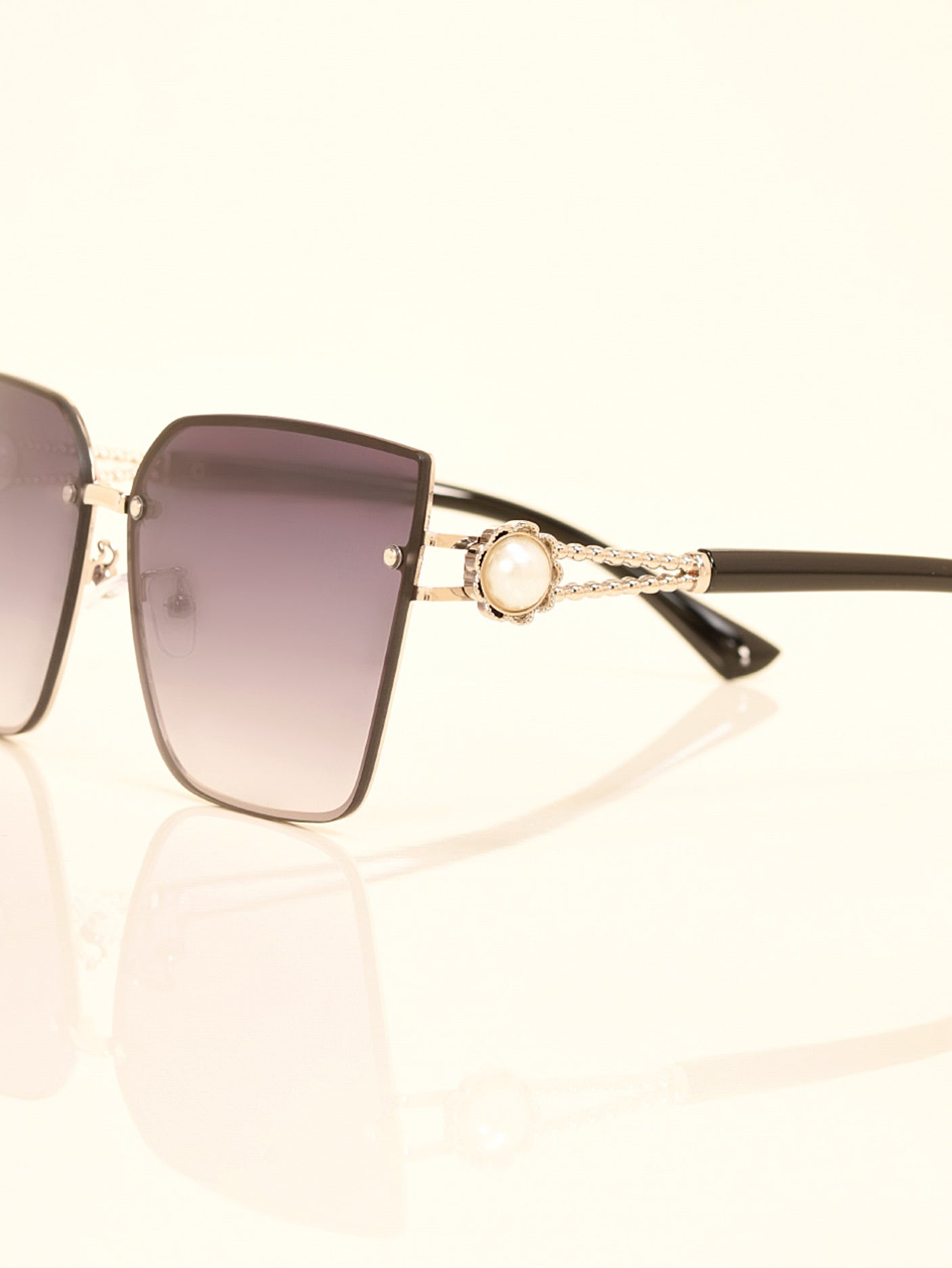 Limelight - Pearl Detail Sunglasses