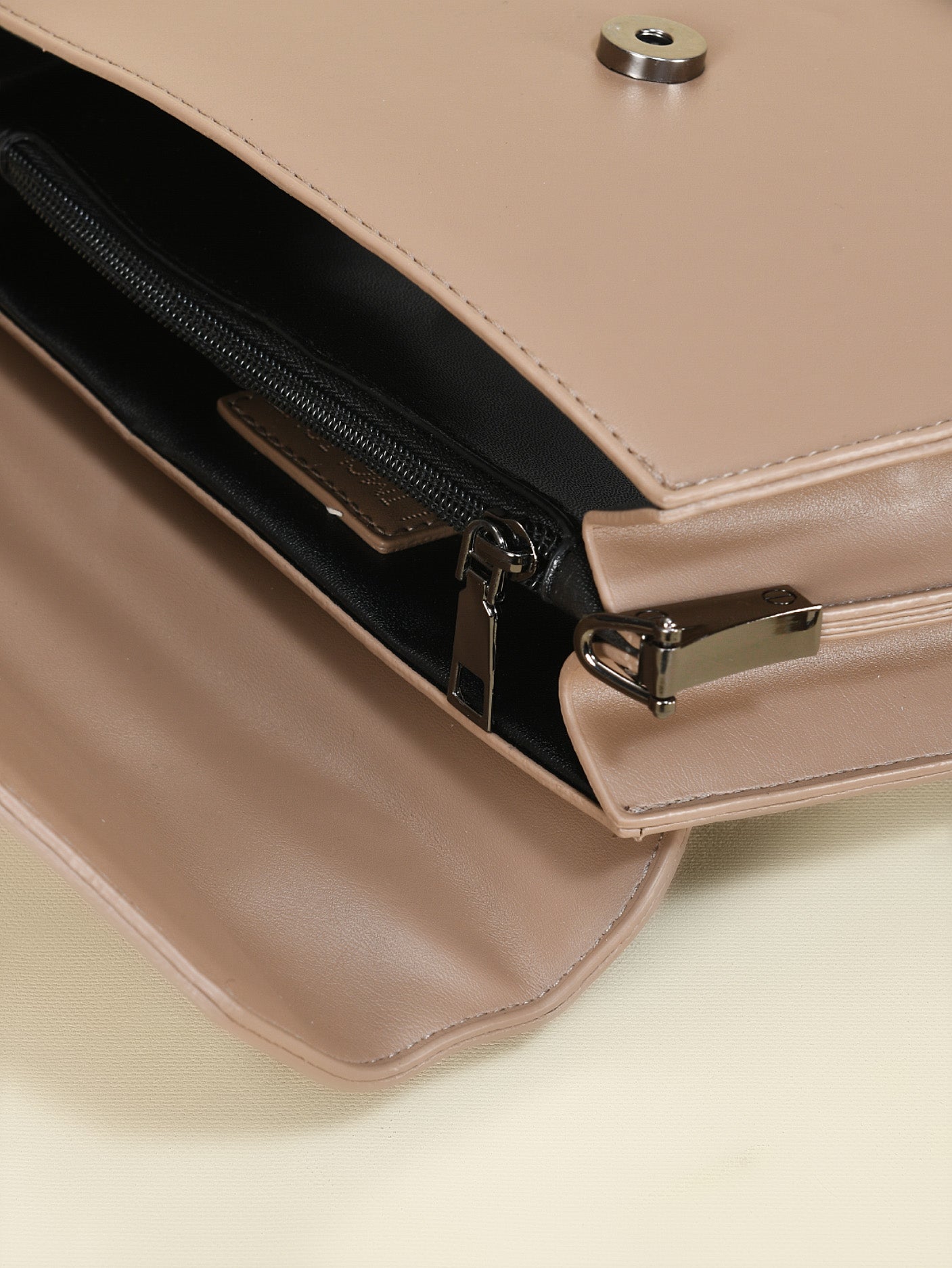 Limelight - Envelope Shaped Bag