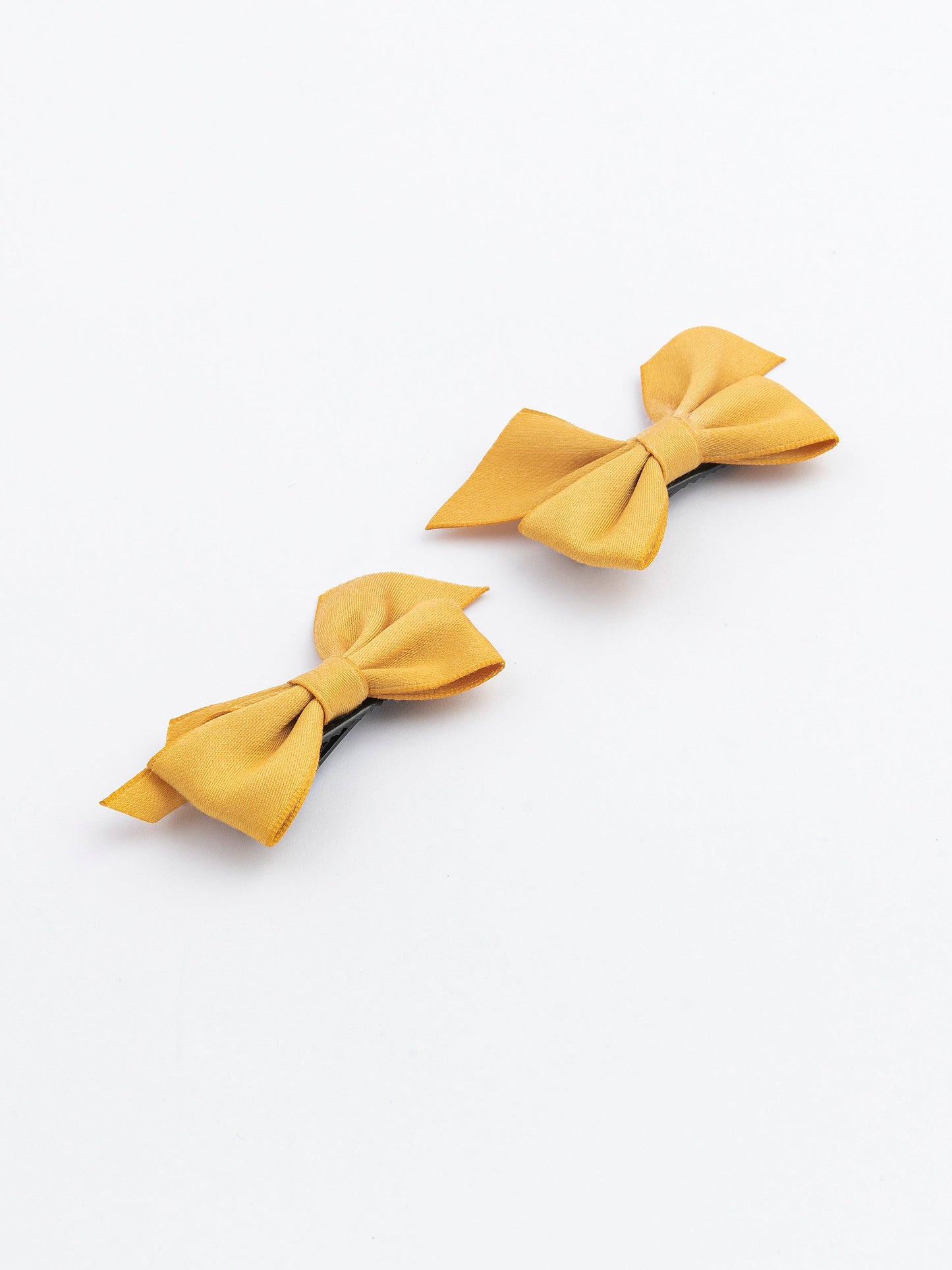 Bow-Tie Snap Clip