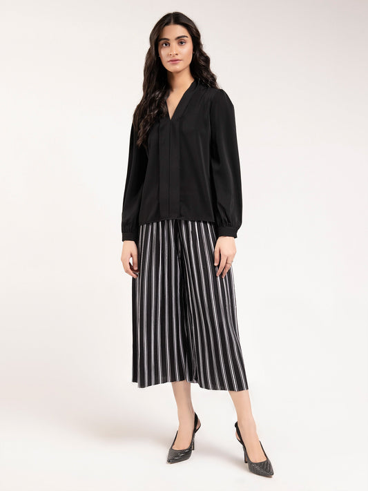 Limelight - Plain Pleated Top