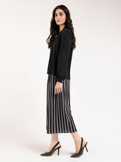 Limelight - Plain Pleated Top