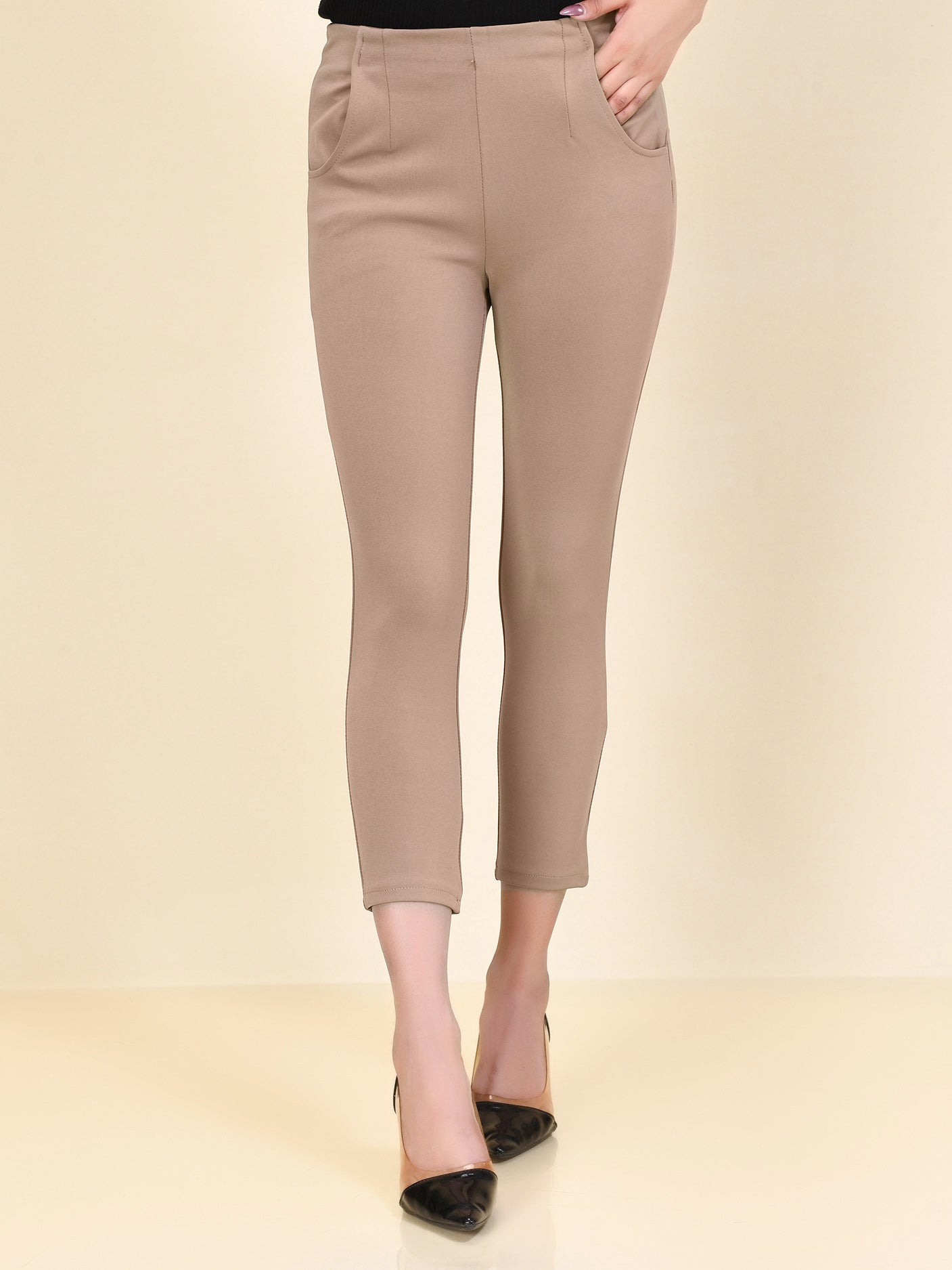 Limelight - Cropped Pants - Beige