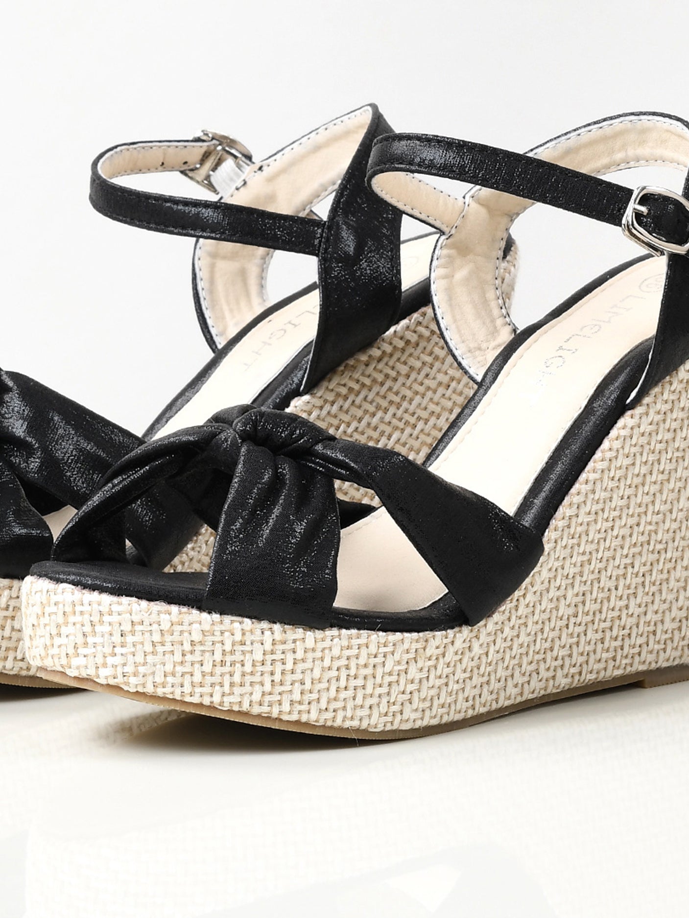 Limelight - Shiny Knotted Wedges - Black