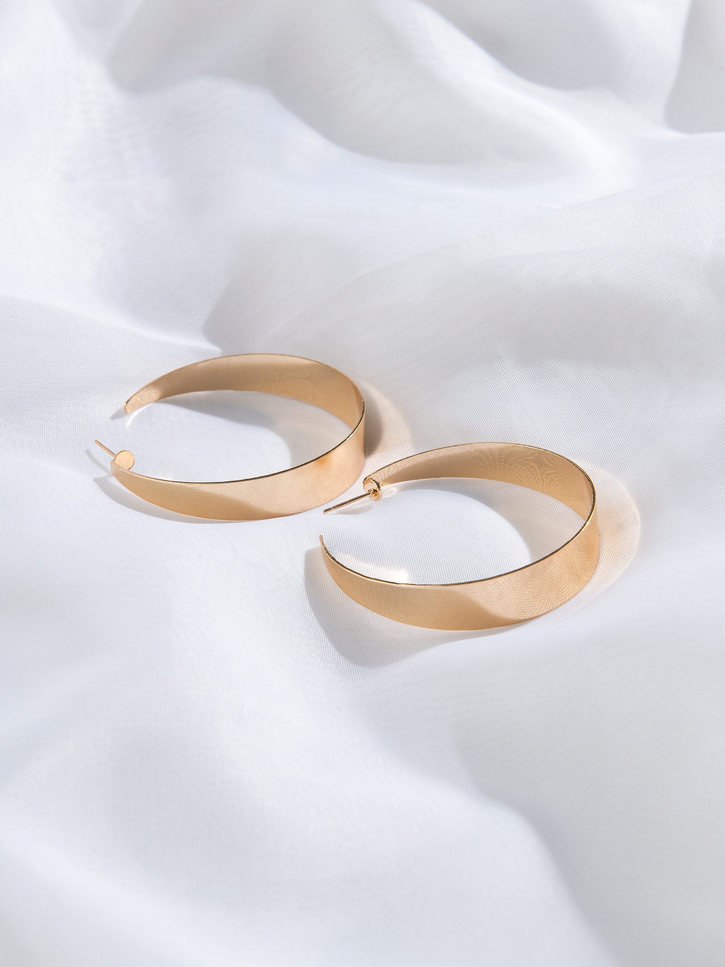 Limelight - Classic C-Hoop Earrings