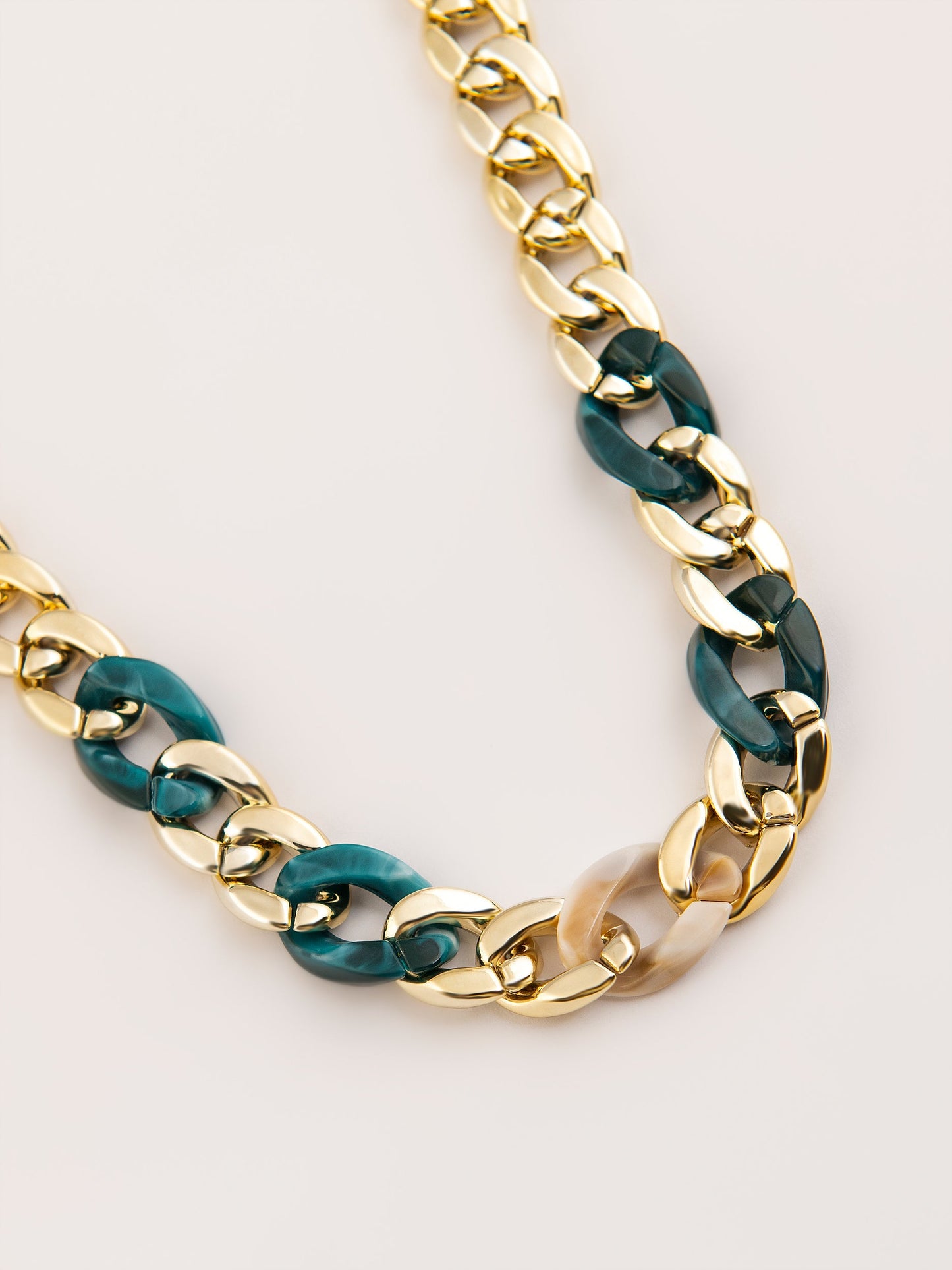 Classic Loop Necklace