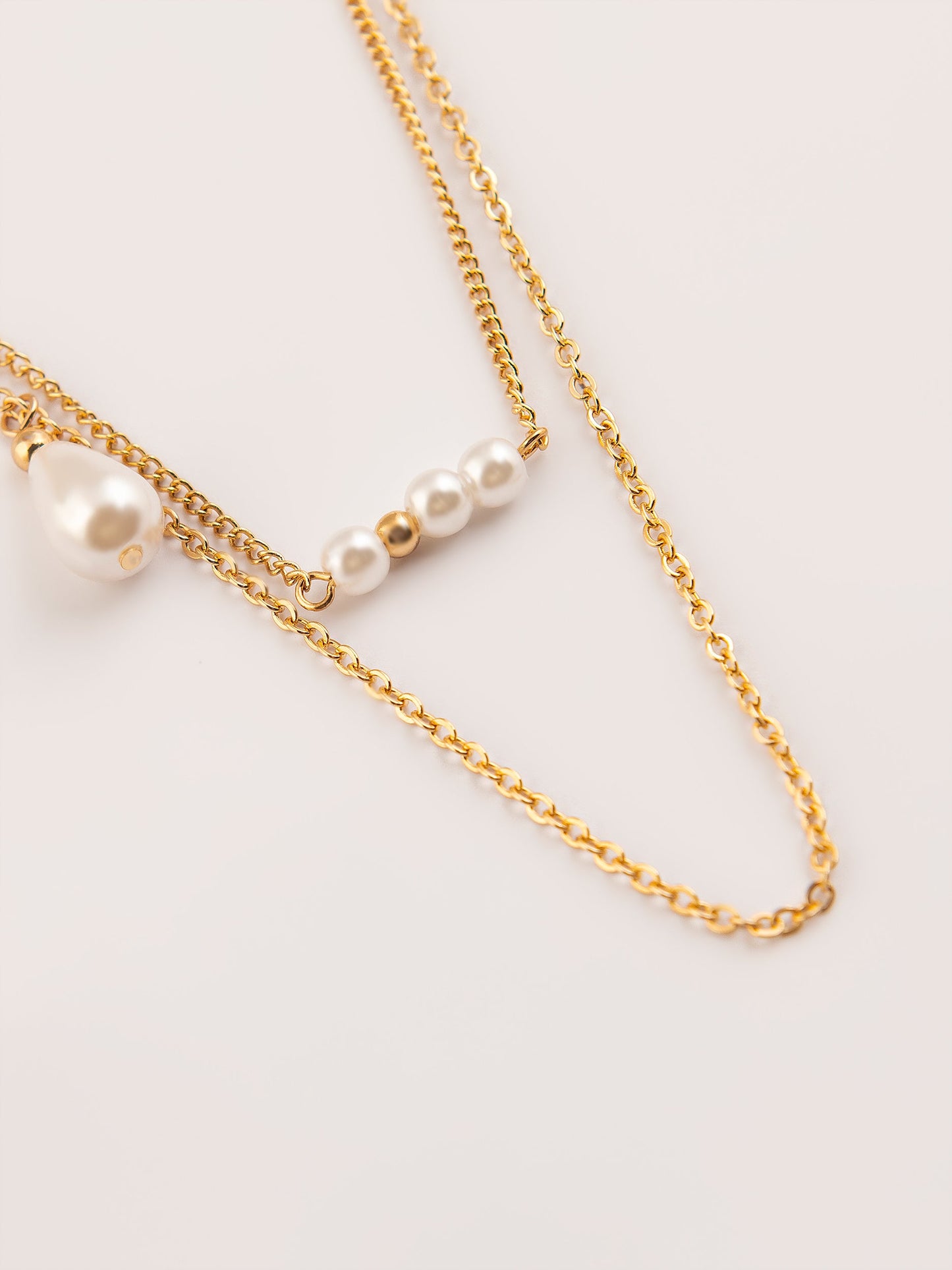 Pearly Layered Necklace