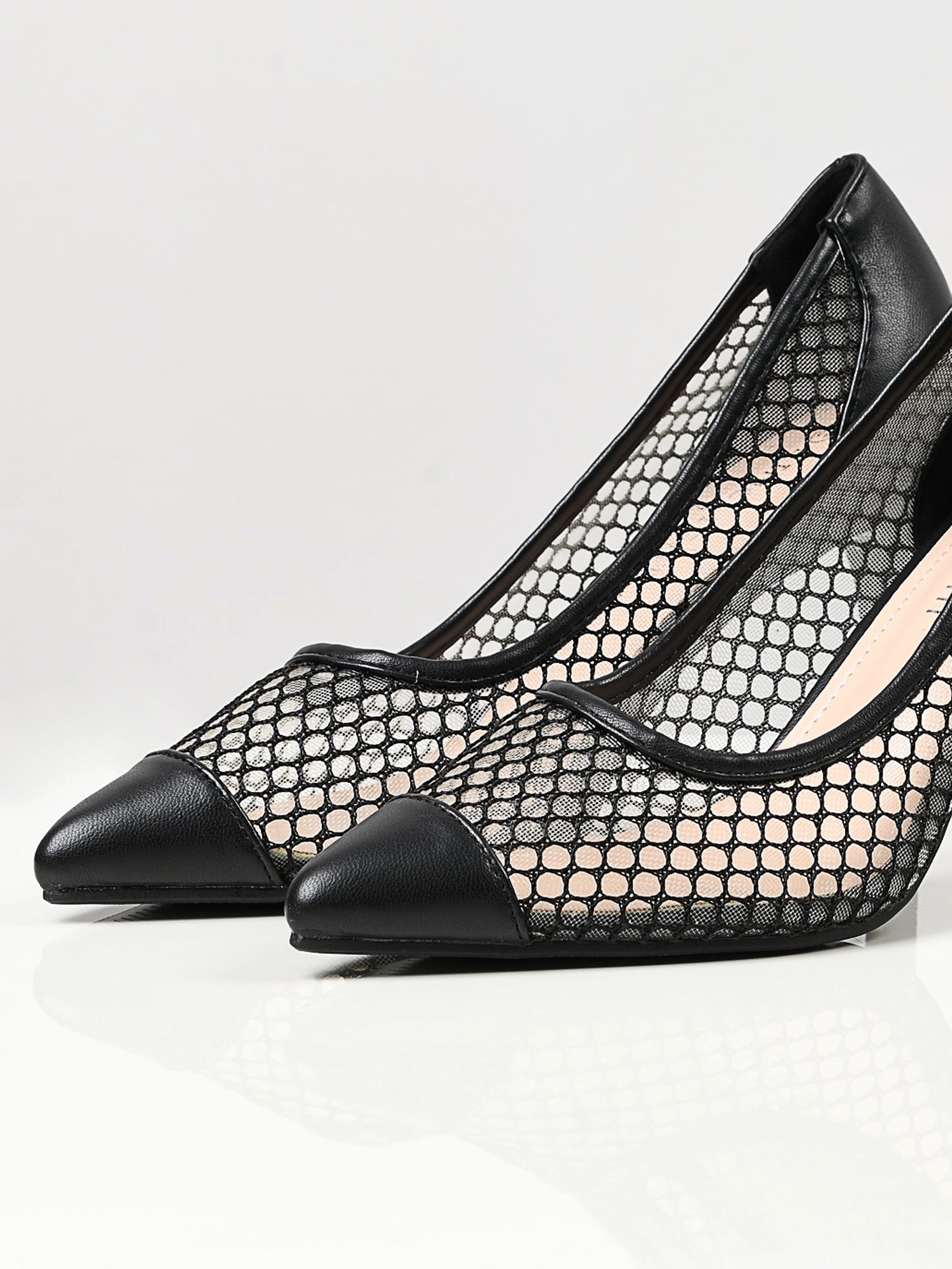 Limelight - Pointed Net Heels - Black