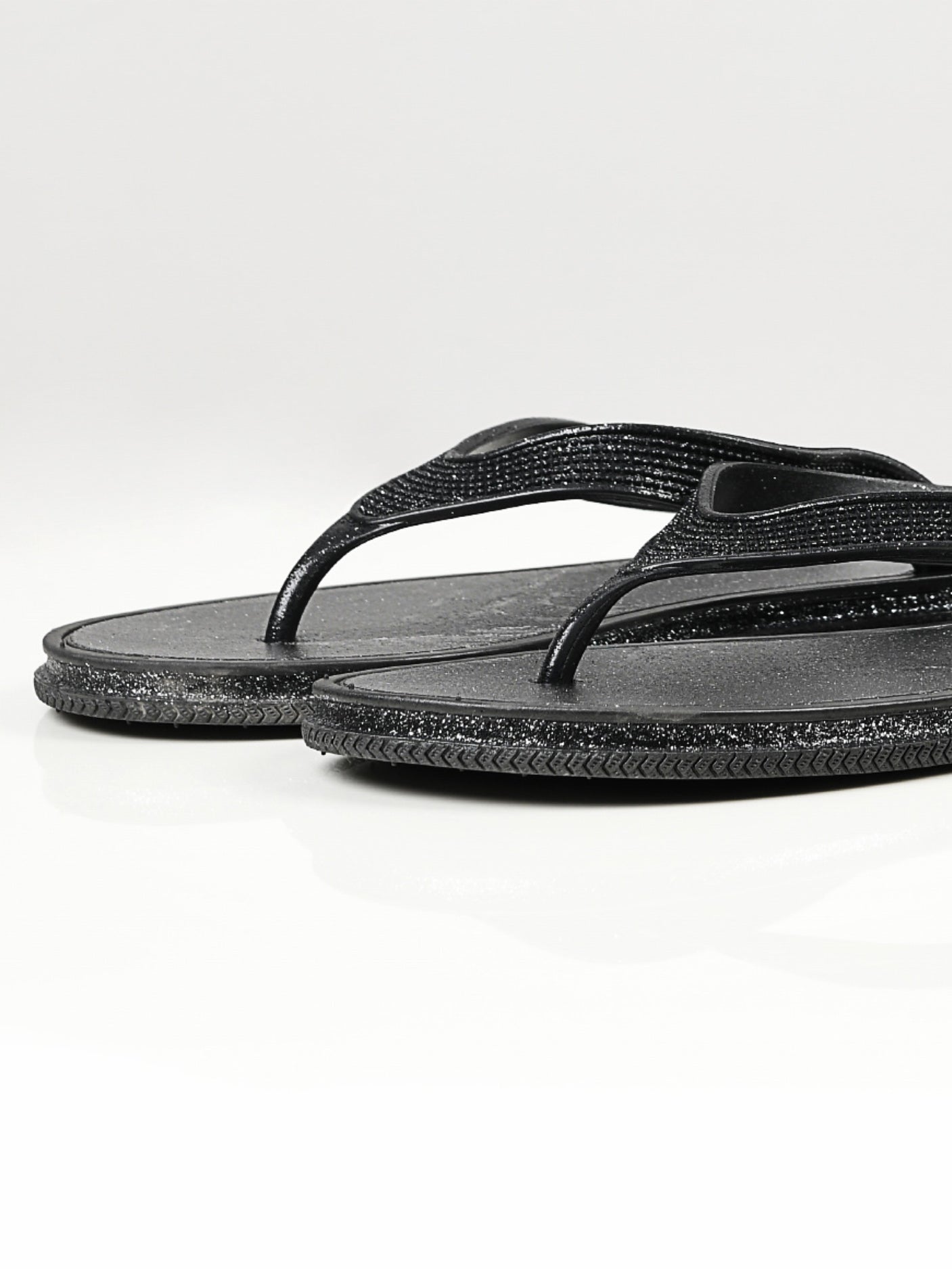 Limelight - Shimmery Flip Flops - Black