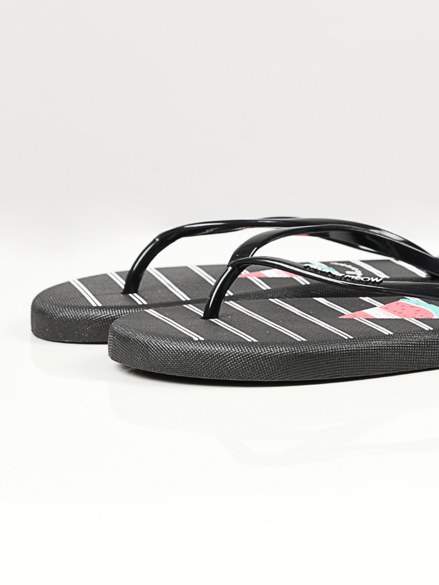 Limelight - Printed Flip Flops - Black