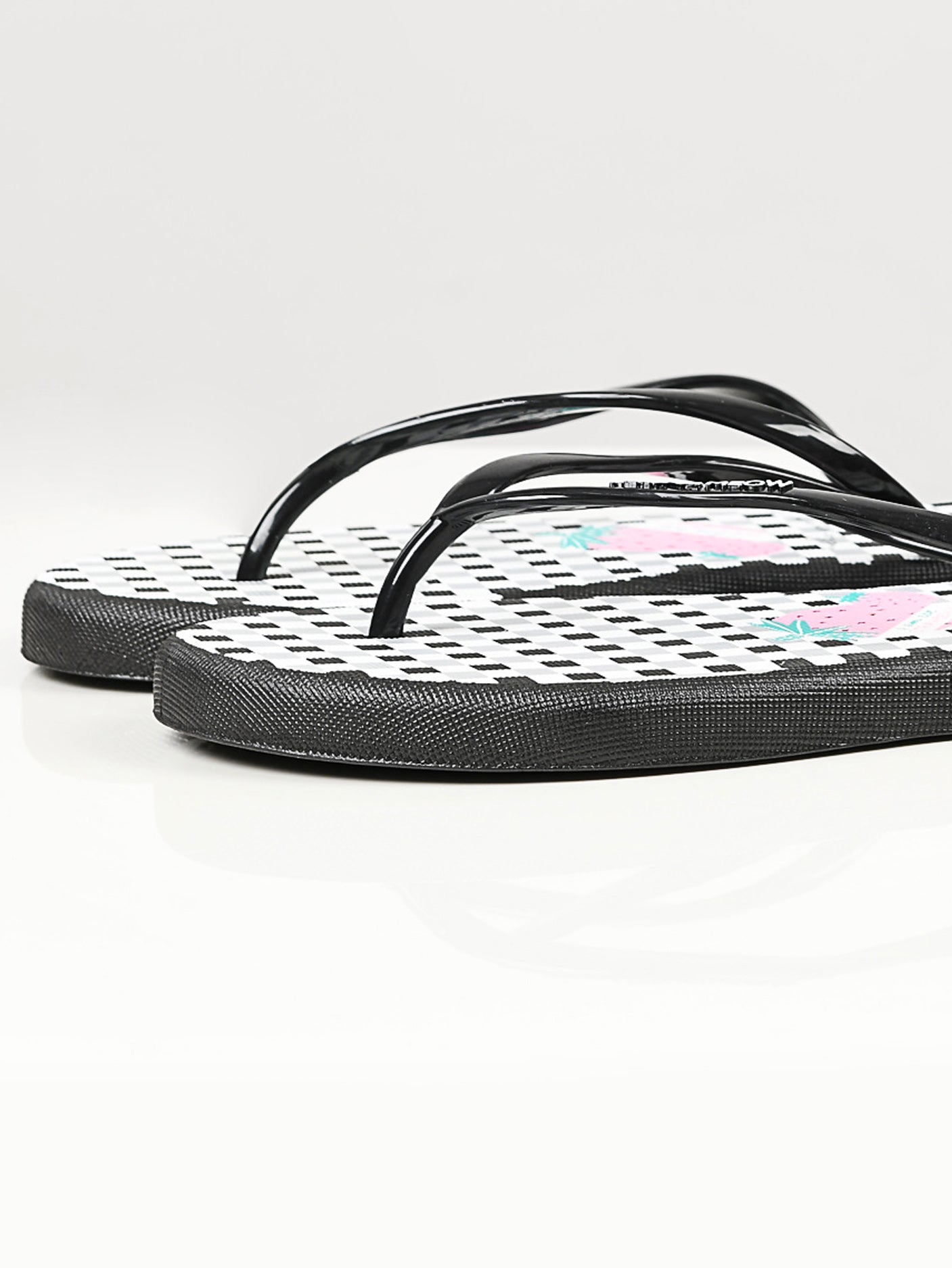 Limelight - Printed Flip Flops - Black and White