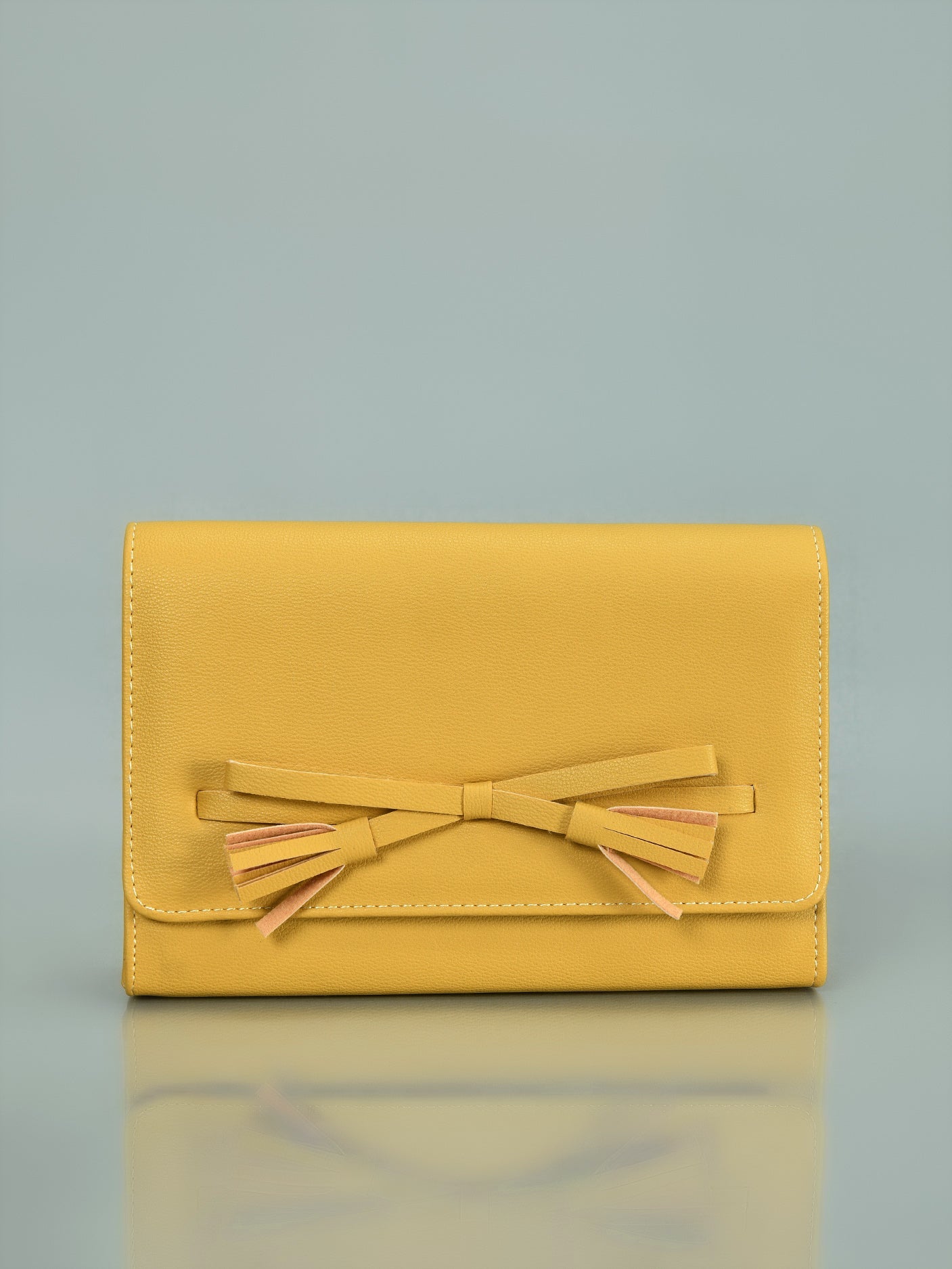 Limelight - Bow Detail Clutch