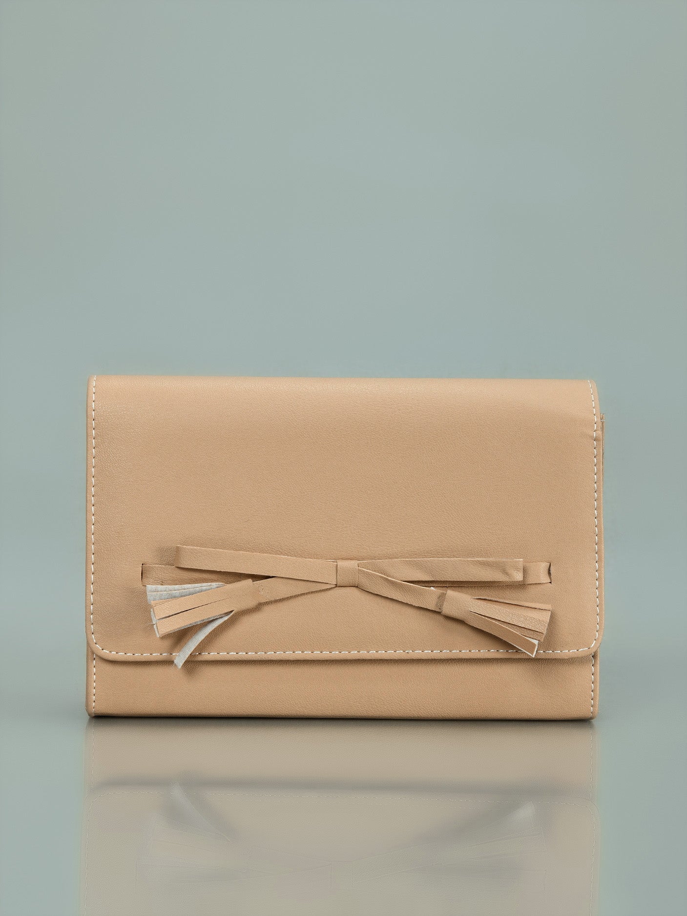 Limelight - Bow Detail Clutch