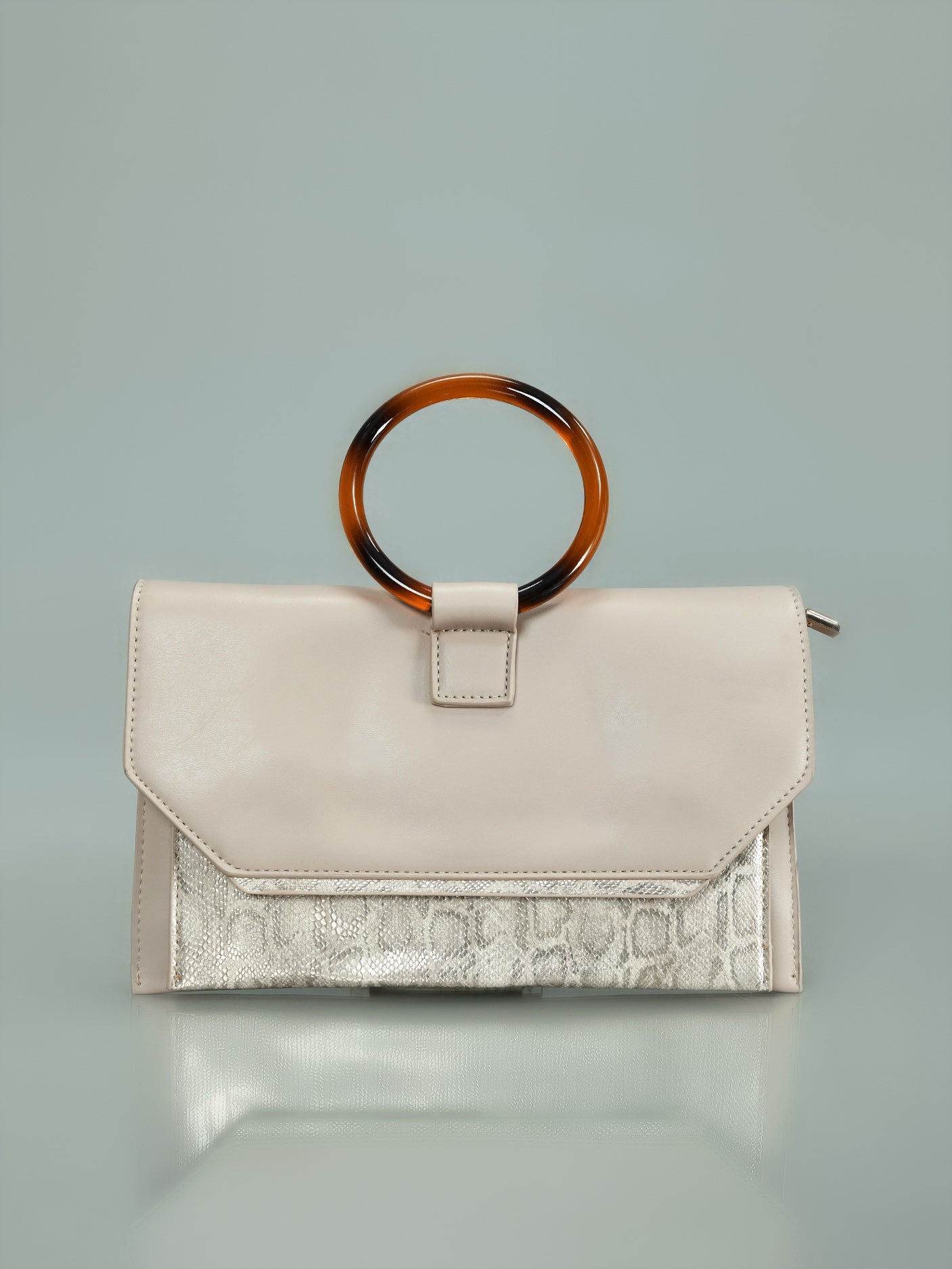 Limelight - Ring Handle Clutch