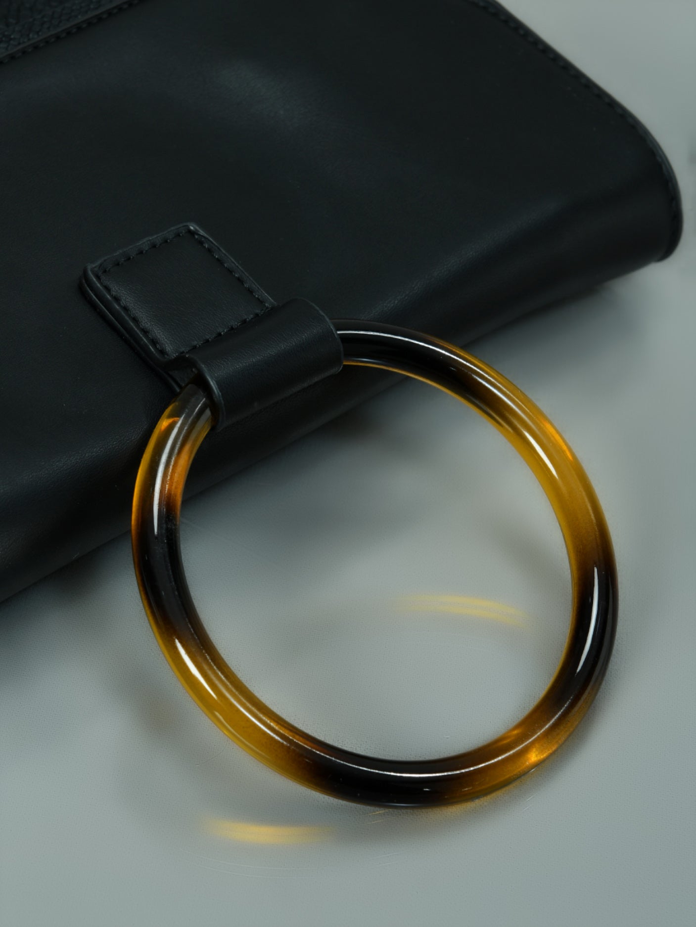 Limelight - Ring Handle Clutch