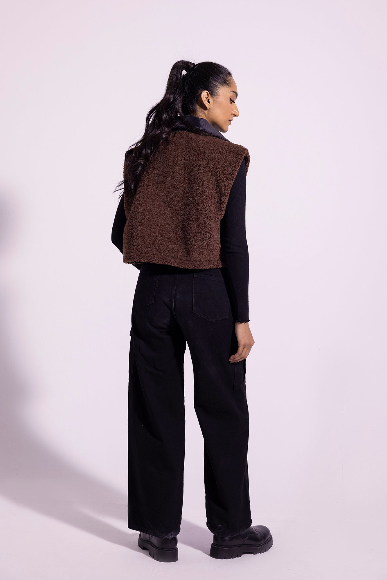 Ethnic - CROPPED FLEECE GILLET (E0503/108/802)