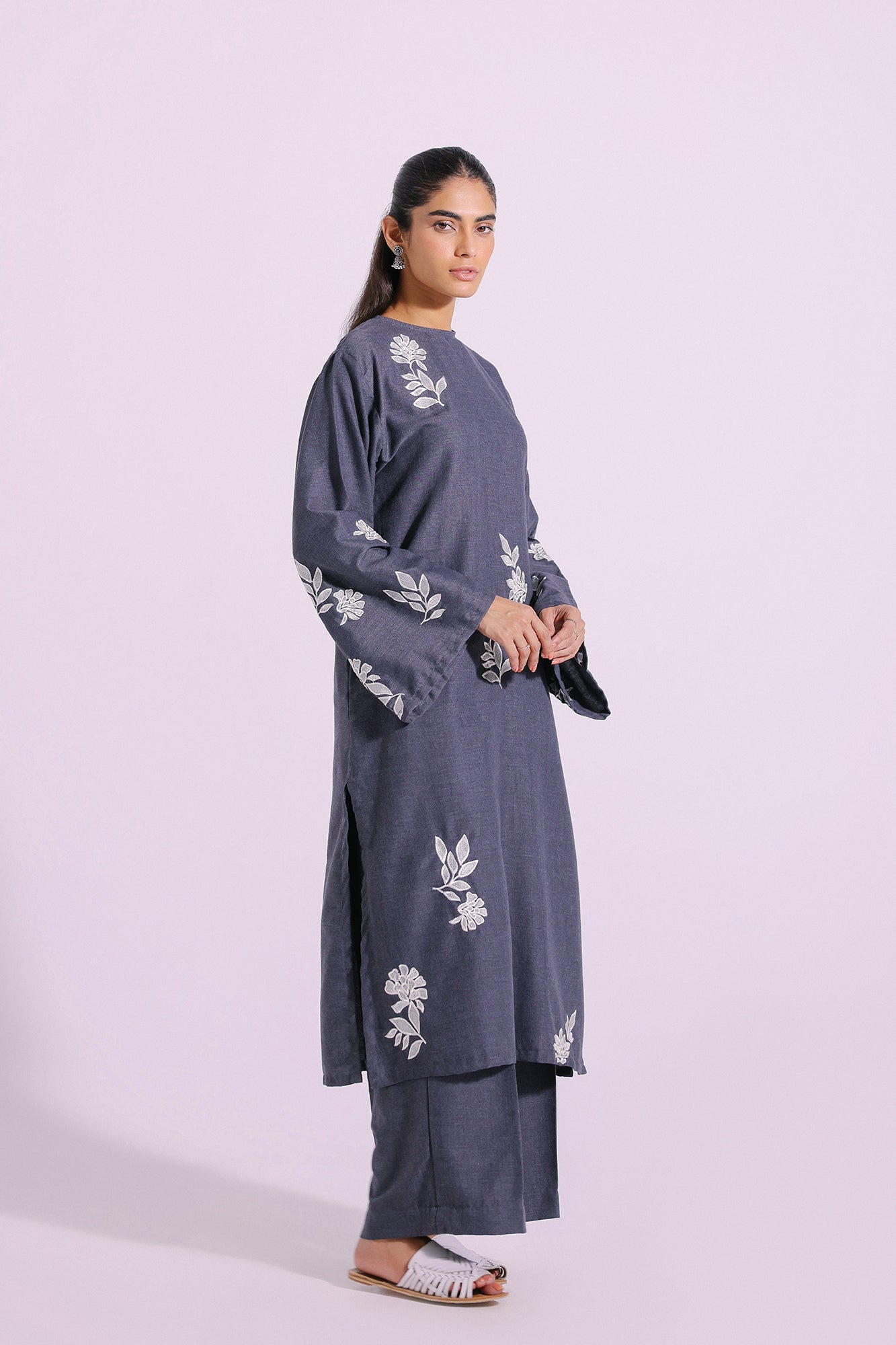 Ethnic - EMBROIDERED SUIT (E2524/102/903)