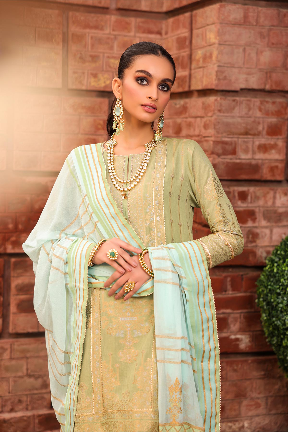 3 Pc Embroidered Jacquard Suit With Poly Chiffon Dupatta