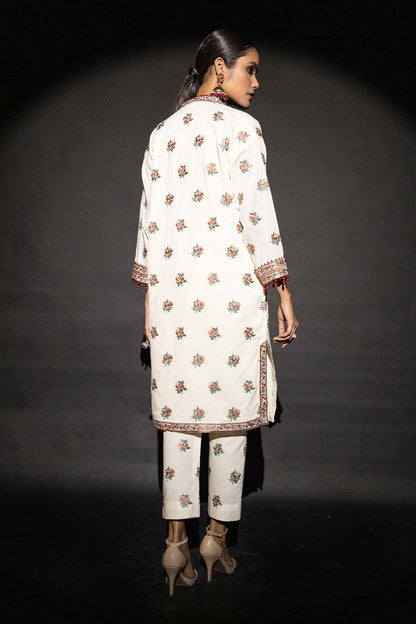 Embroidered Thin Cambric Fabric (Sold by Per Meter)