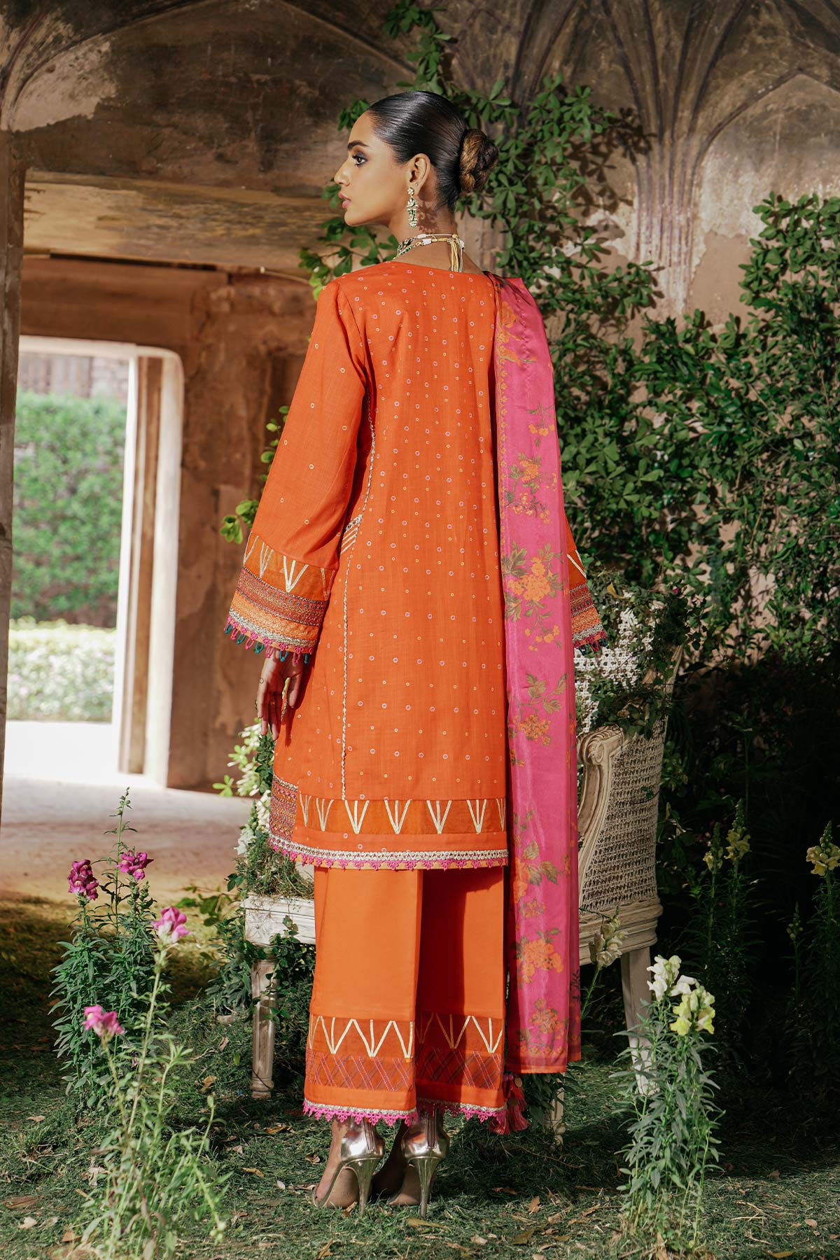 3 Pc Embroidered Two Way Slub Suit With Apple Silk Dupatta