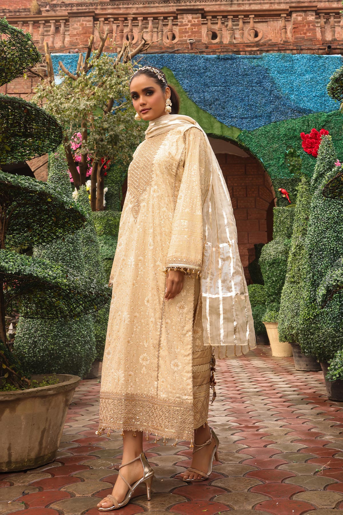 3 Pc Embroidered Two Way Slub Suit With Yarn Dyed Dupatta