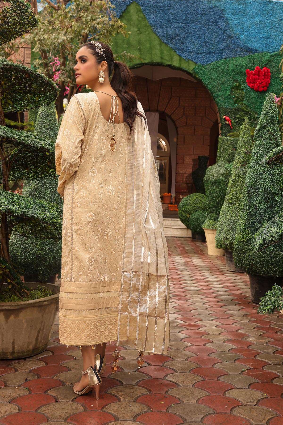 3 Pc Embroidered Two Way Slub Suit With Yarn Dyed Dupatta